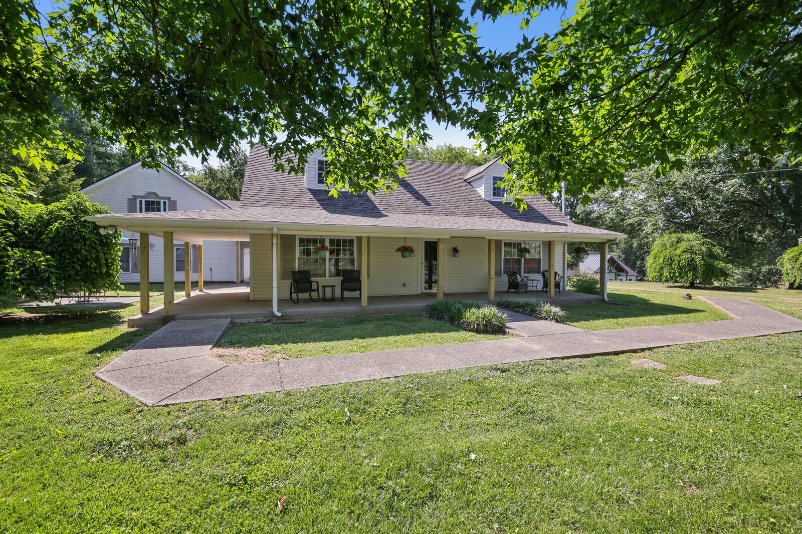 1138 Shahan Rd
