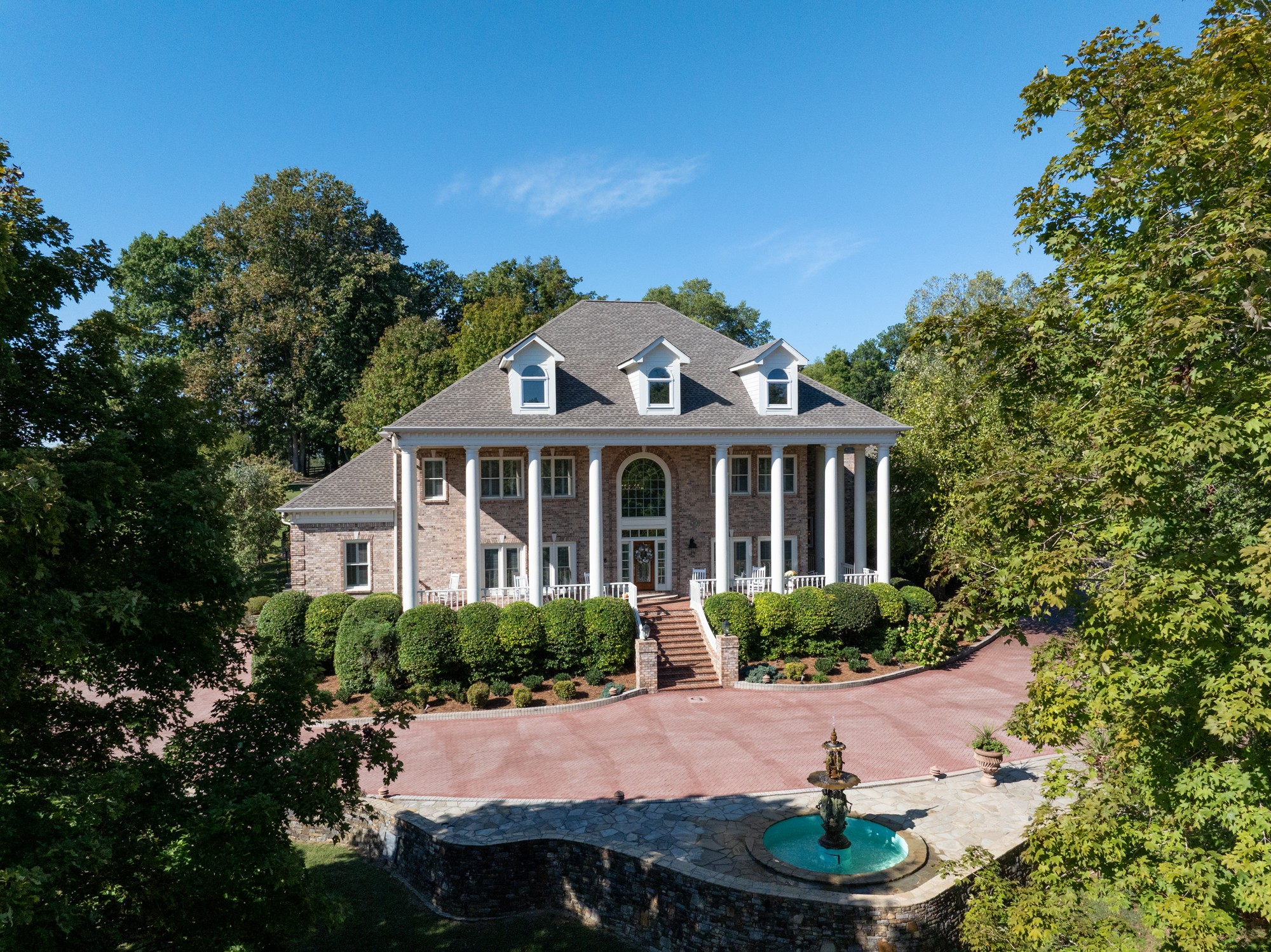 4025 Nestledown Dr