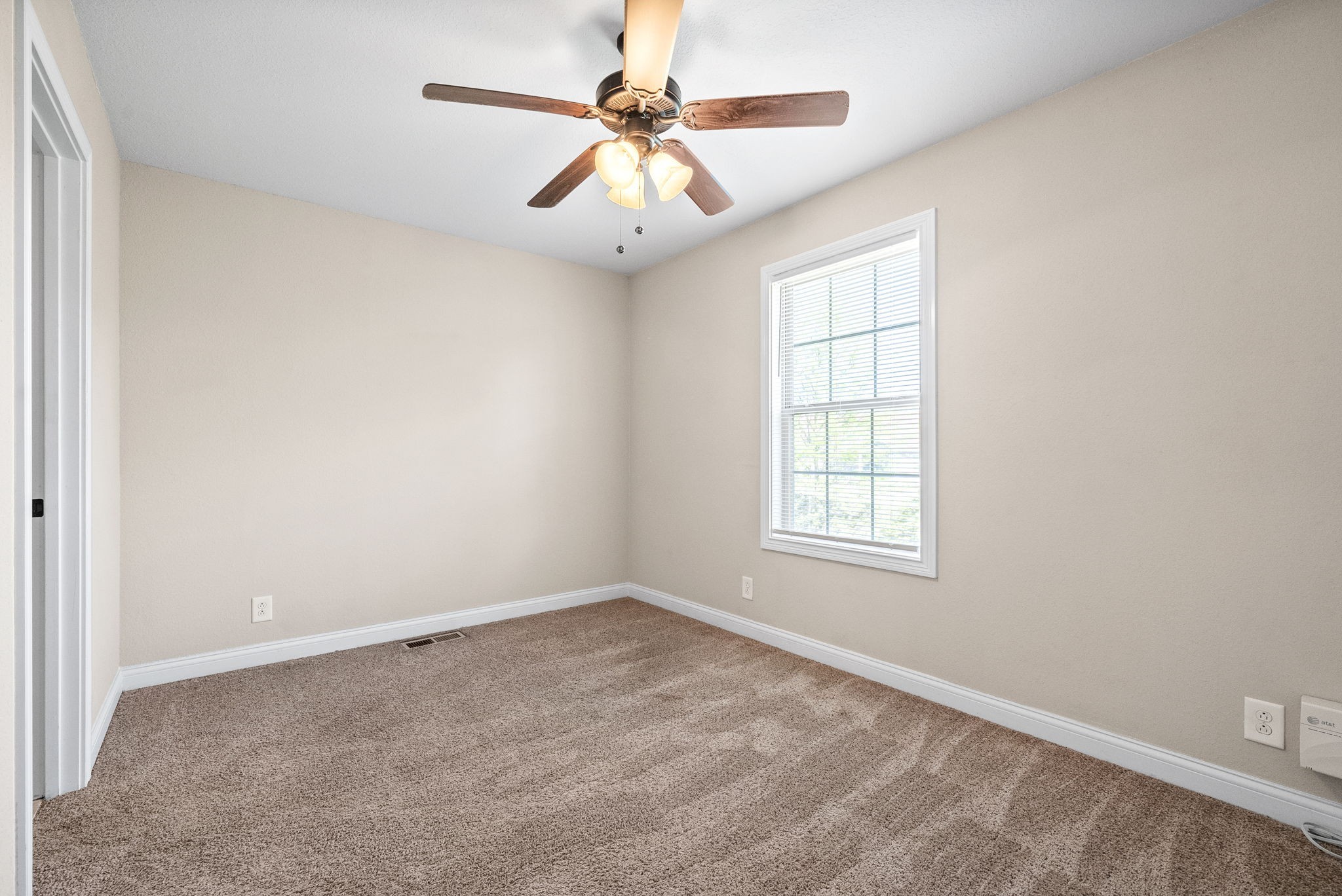 Clarksville, Tennessee 37042, United States, 2 Bedrooms Bedrooms, ,2 BathroomsBathrooms,Residential,Active,155713