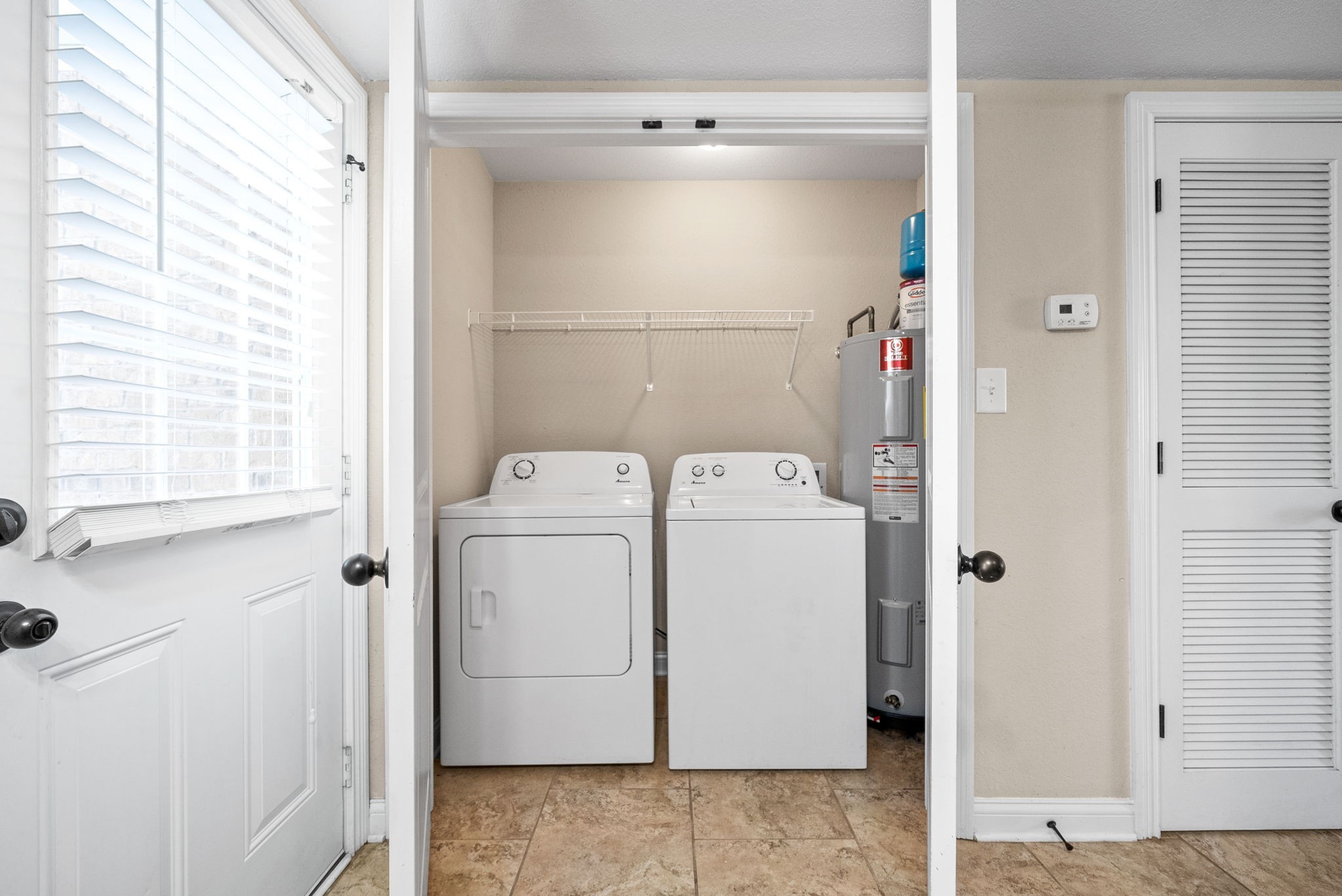 Clarksville, Tennessee 37042, United States, 2 Bedrooms Bedrooms, ,2 BathroomsBathrooms,Residential,Active,155713