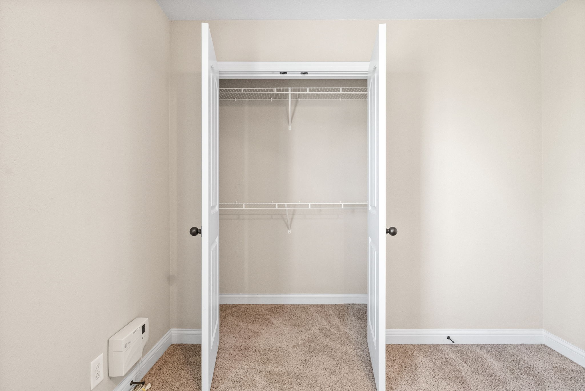 Clarksville, Tennessee 37042, United States, 2 Bedrooms Bedrooms, ,2 BathroomsBathrooms,Residential,Active,155713