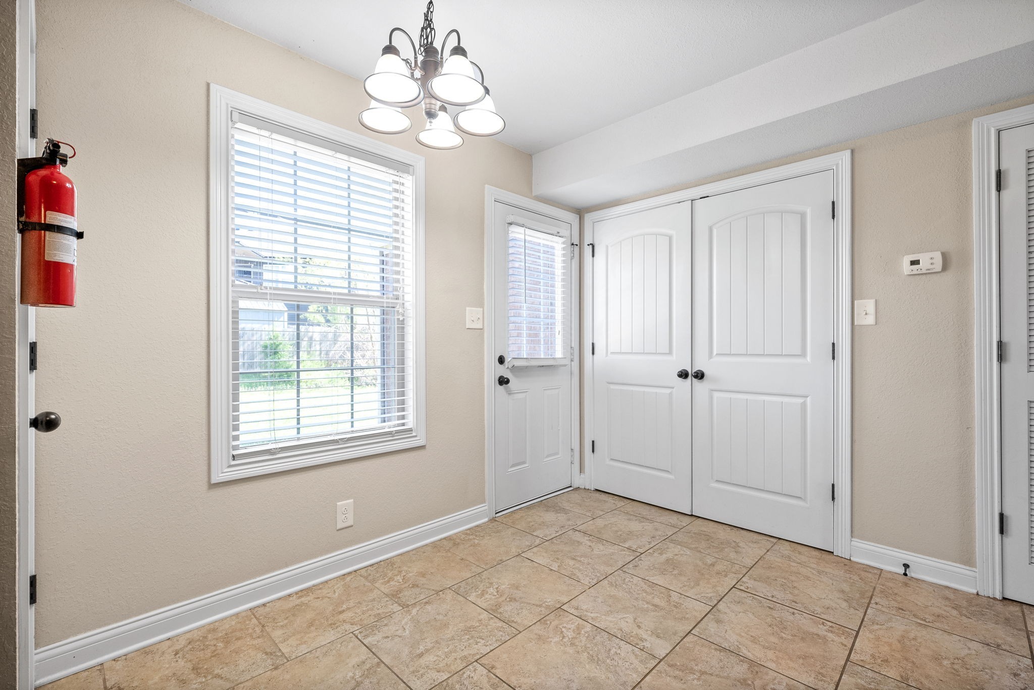 Clarksville, Tennessee 37042, United States, 2 Bedrooms Bedrooms, ,2 BathroomsBathrooms,Residential,Active,155713