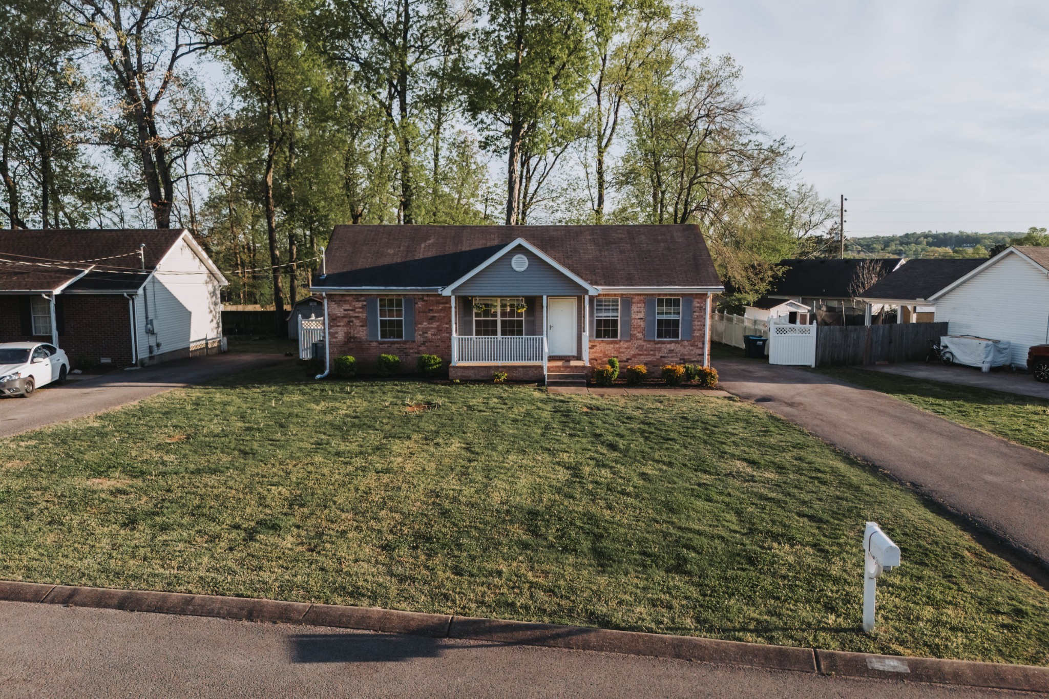1206 Ledbury Dr