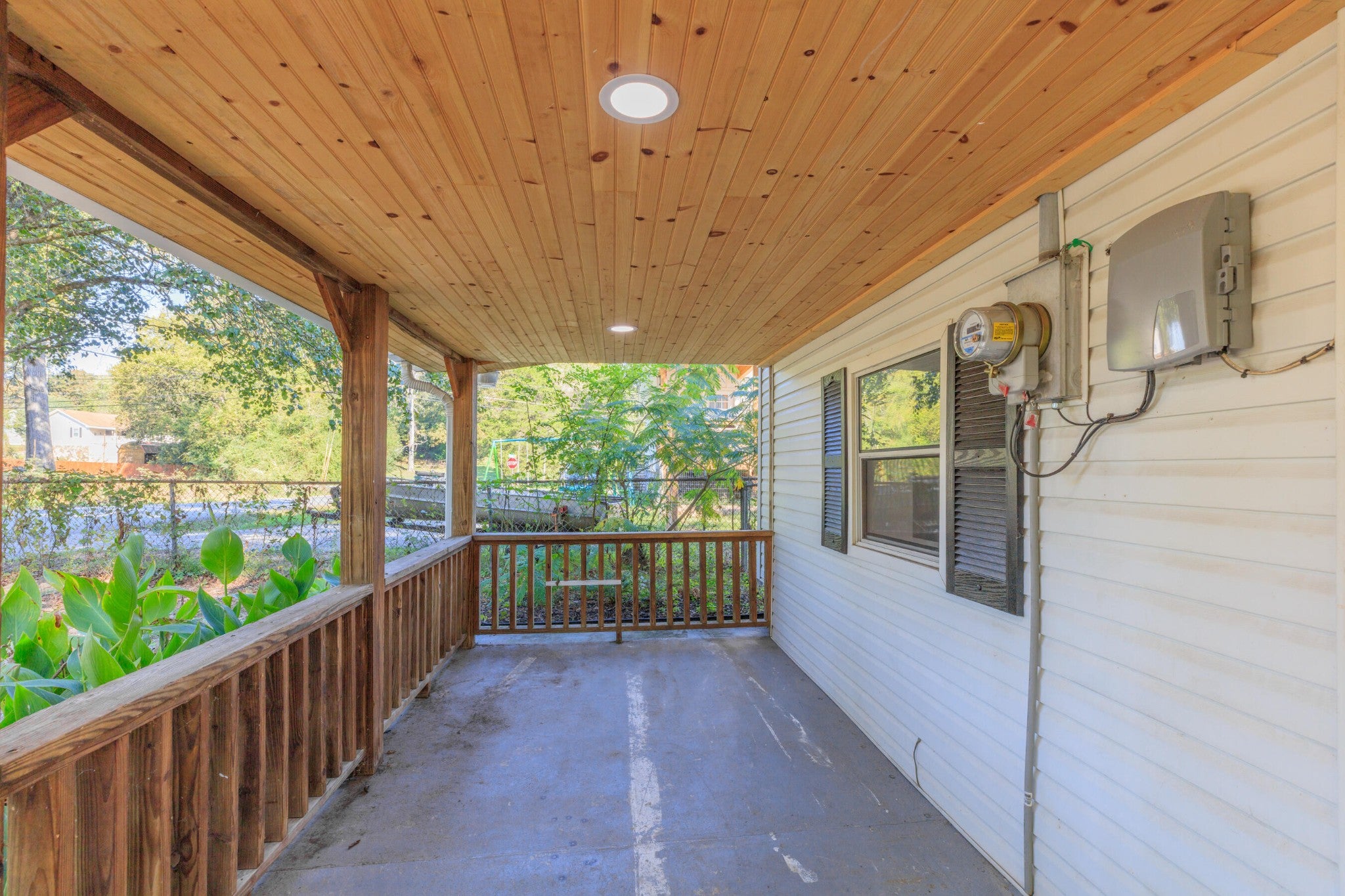 33 S Lake Terrace