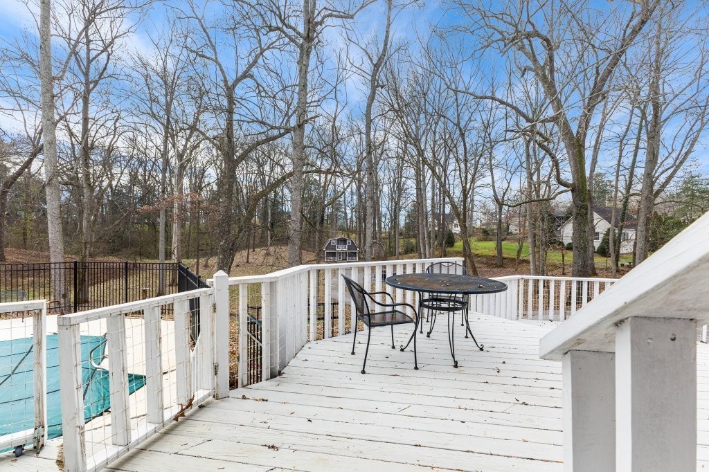 545 Ridgecrest Dr