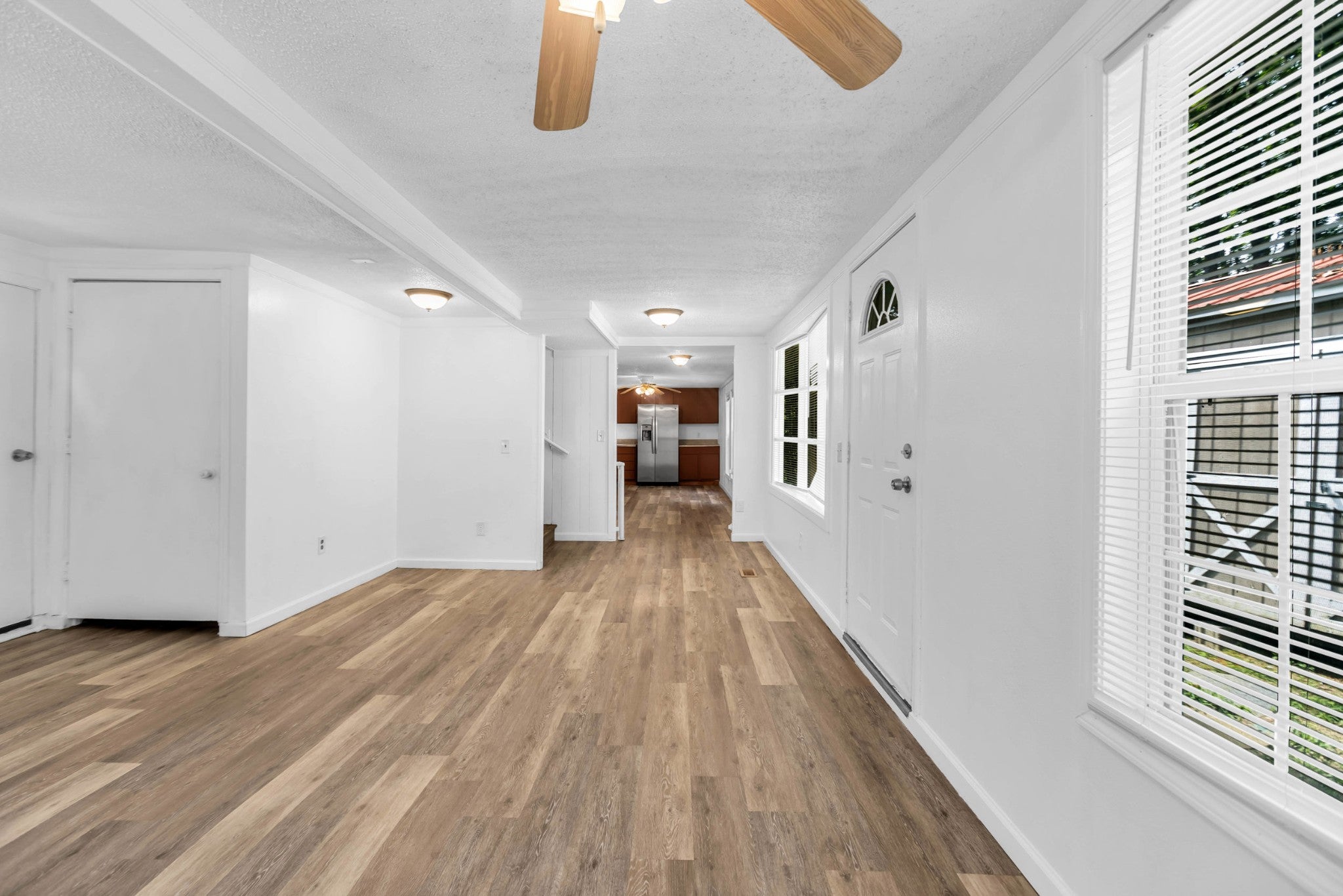 6112 King Robert Ln