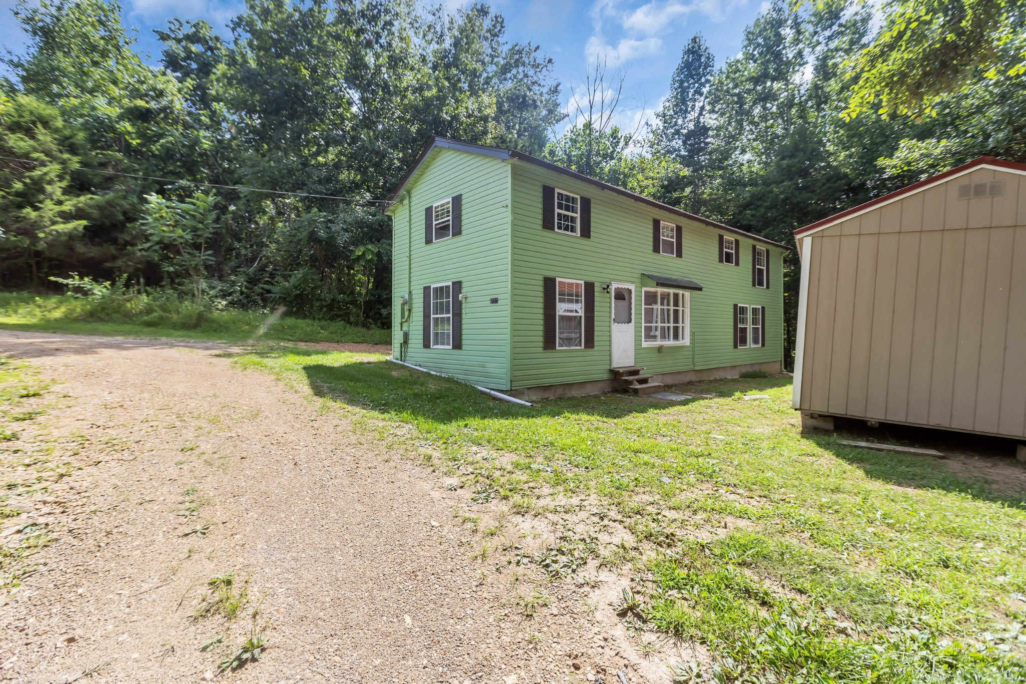 6112 King Robert Ln