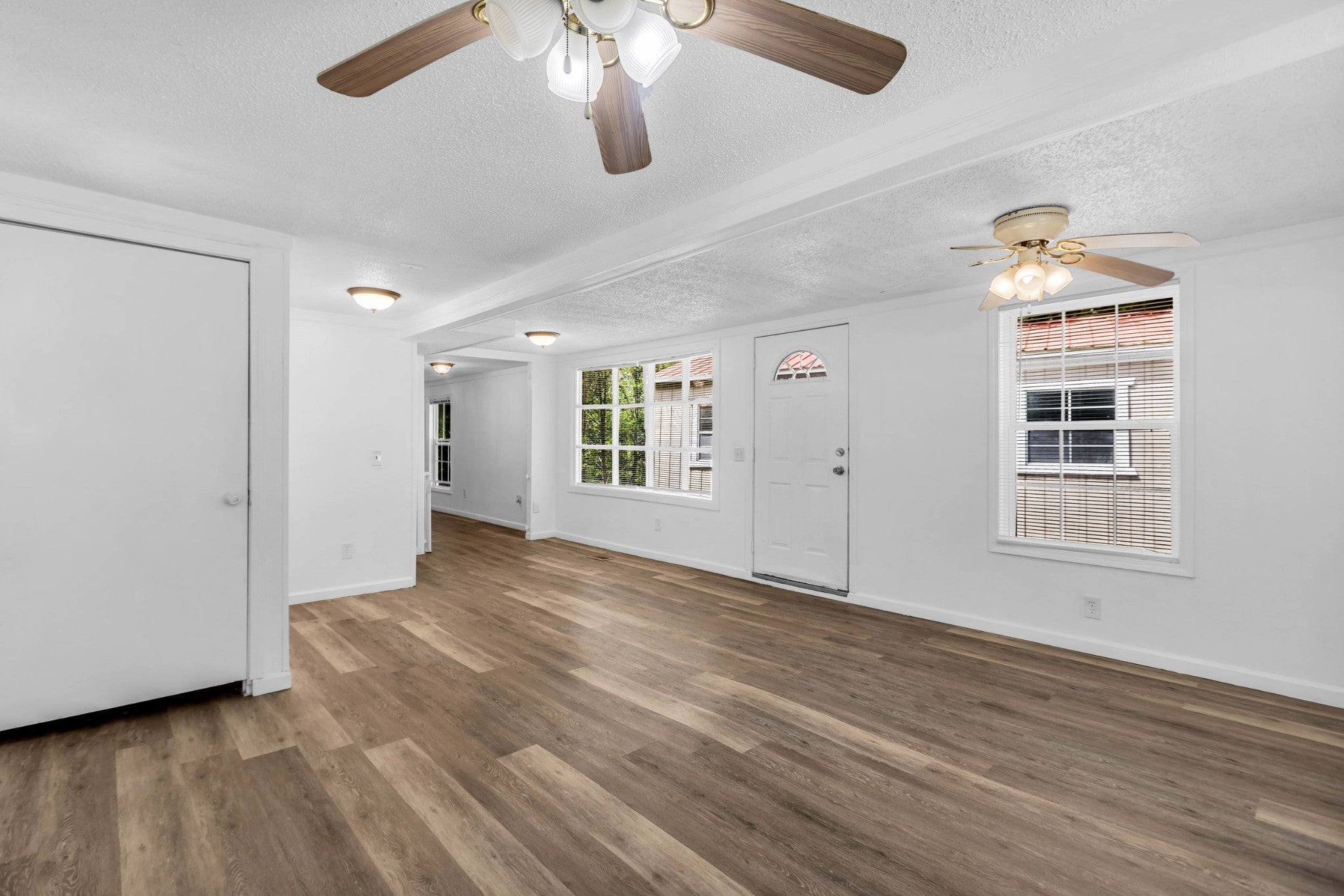 6112 King Robert Ln