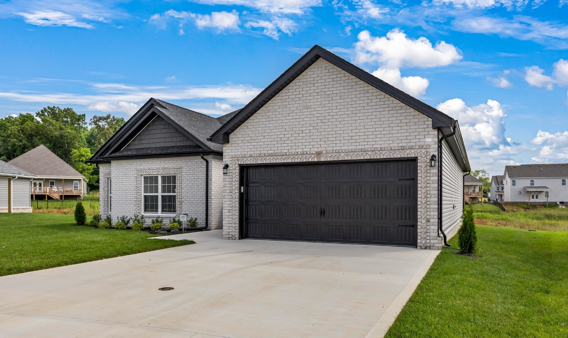 389 Kingland Ln