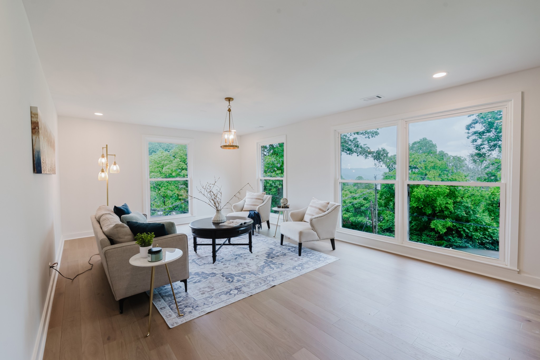 102 Foxwood Ln