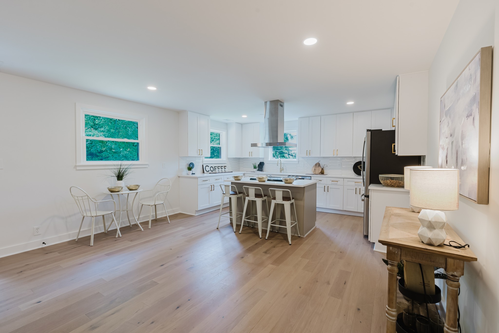 102 Foxwood Ln