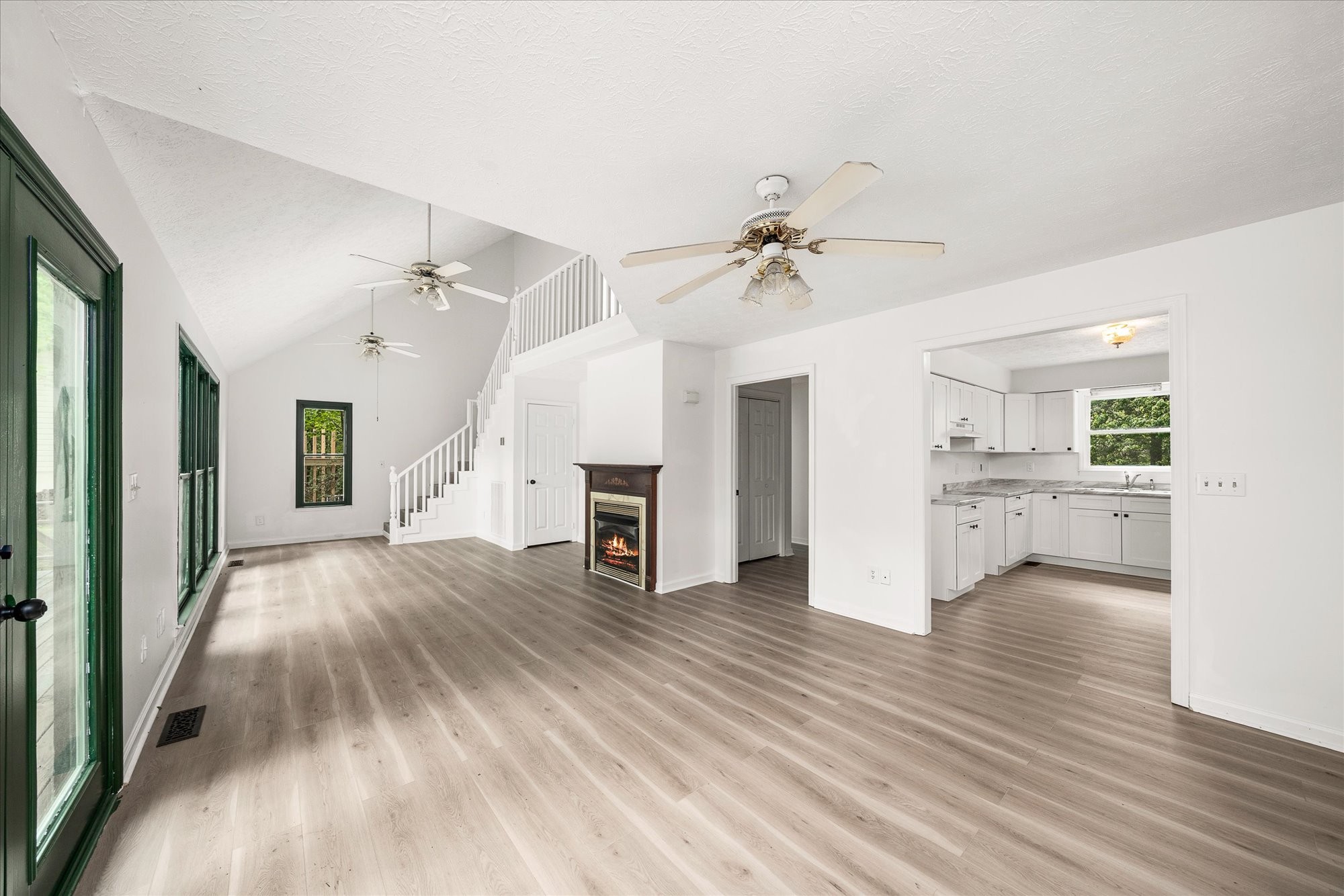 113 Laurel Dr