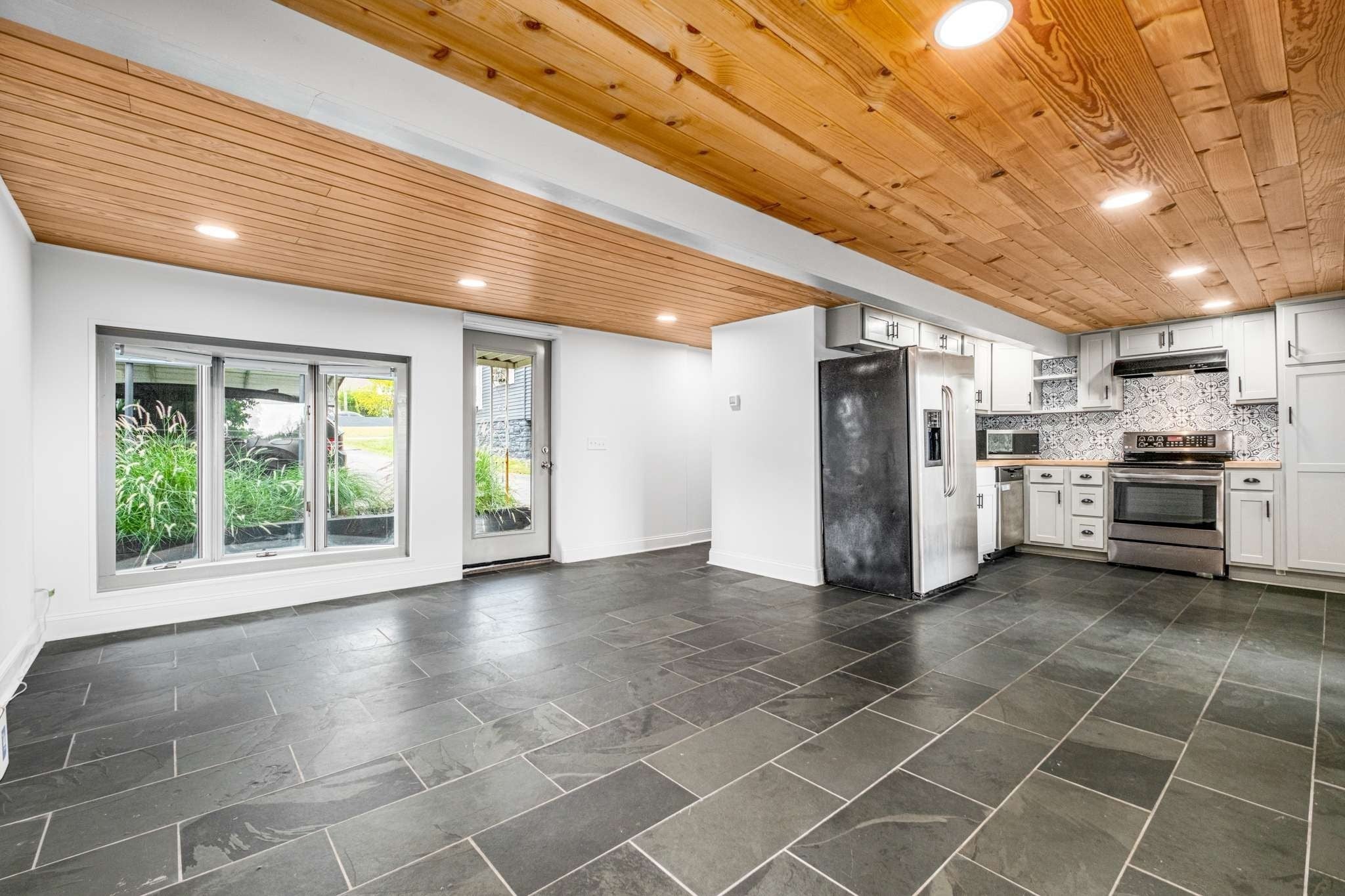 562B Neelys Bend Rd