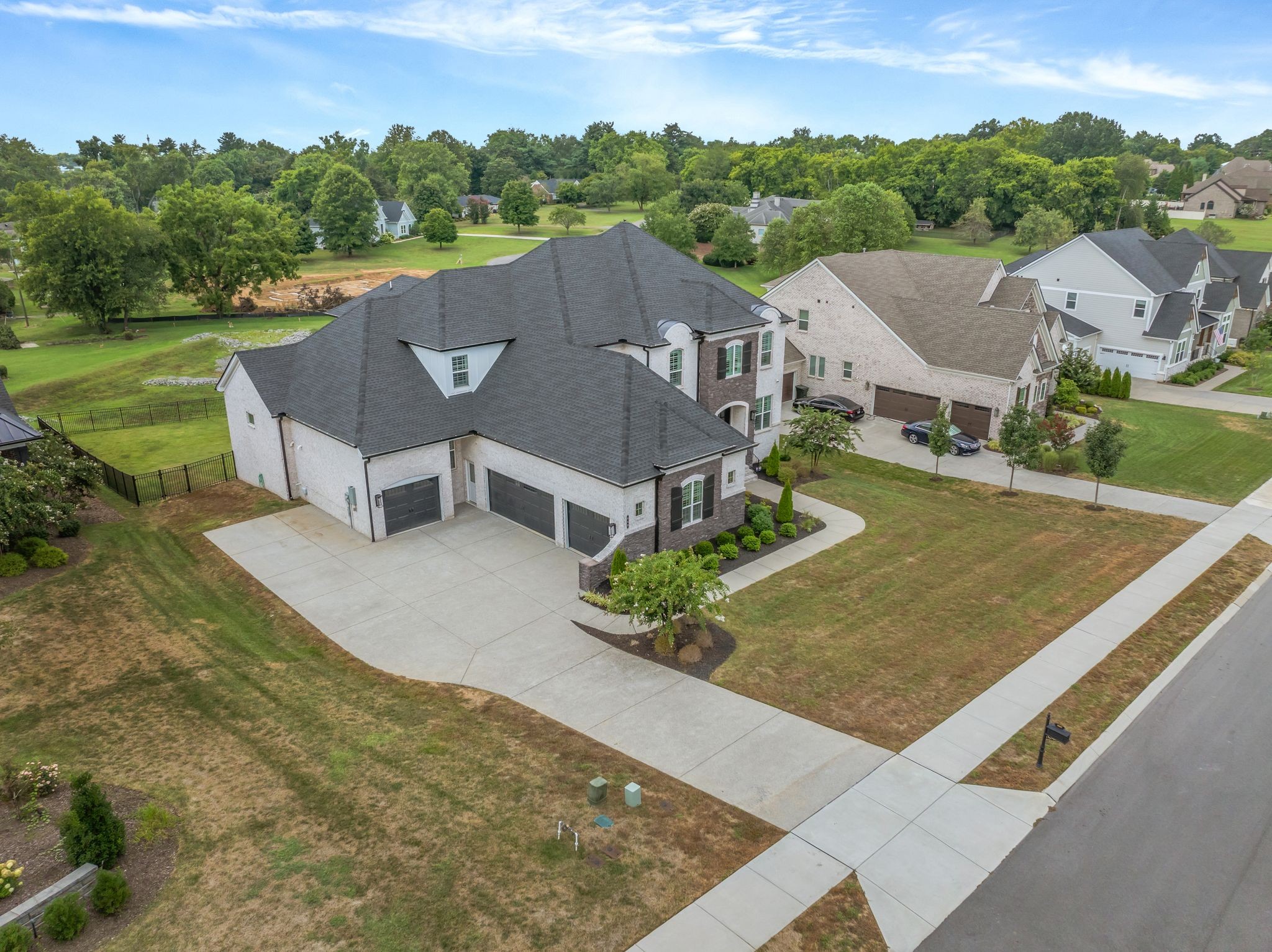 660 Concord Dr