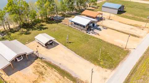855 Hardin Bottom River Rd Clifton TN 38425