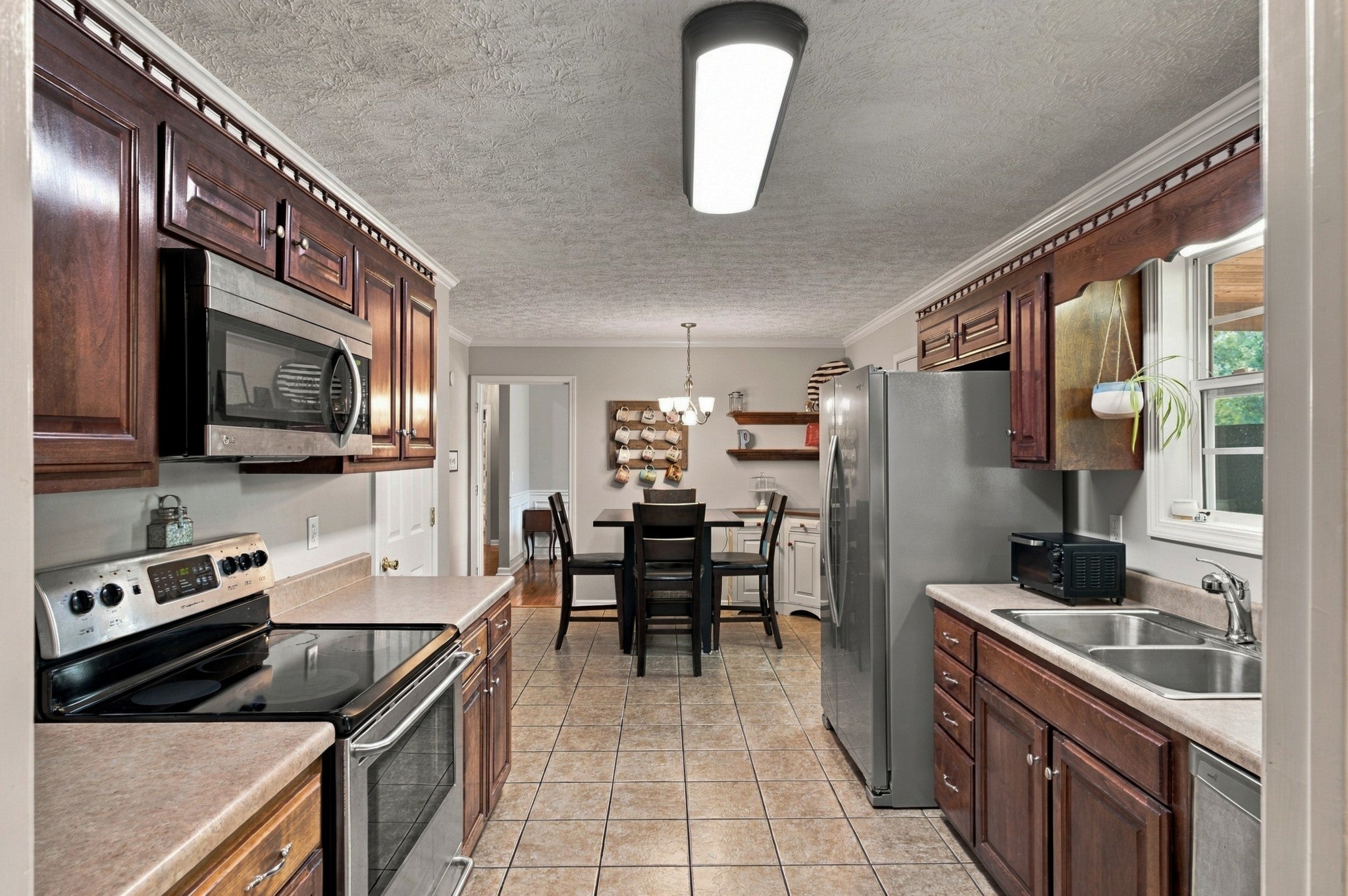607 Meadowlark Dr