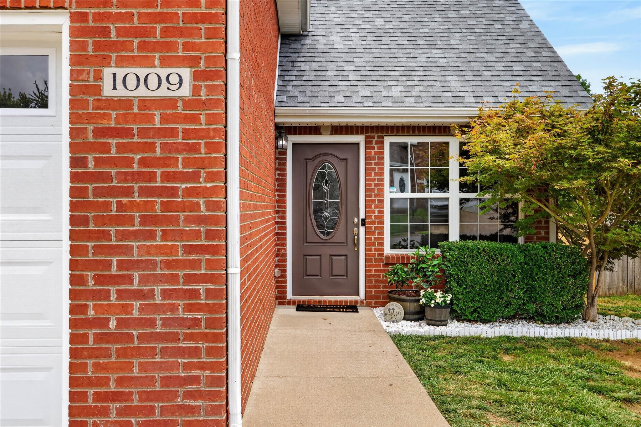 1009 Hendricks Ct