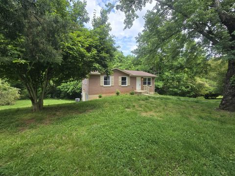 1454 Elm Hill Dr Clarksville TN 37040