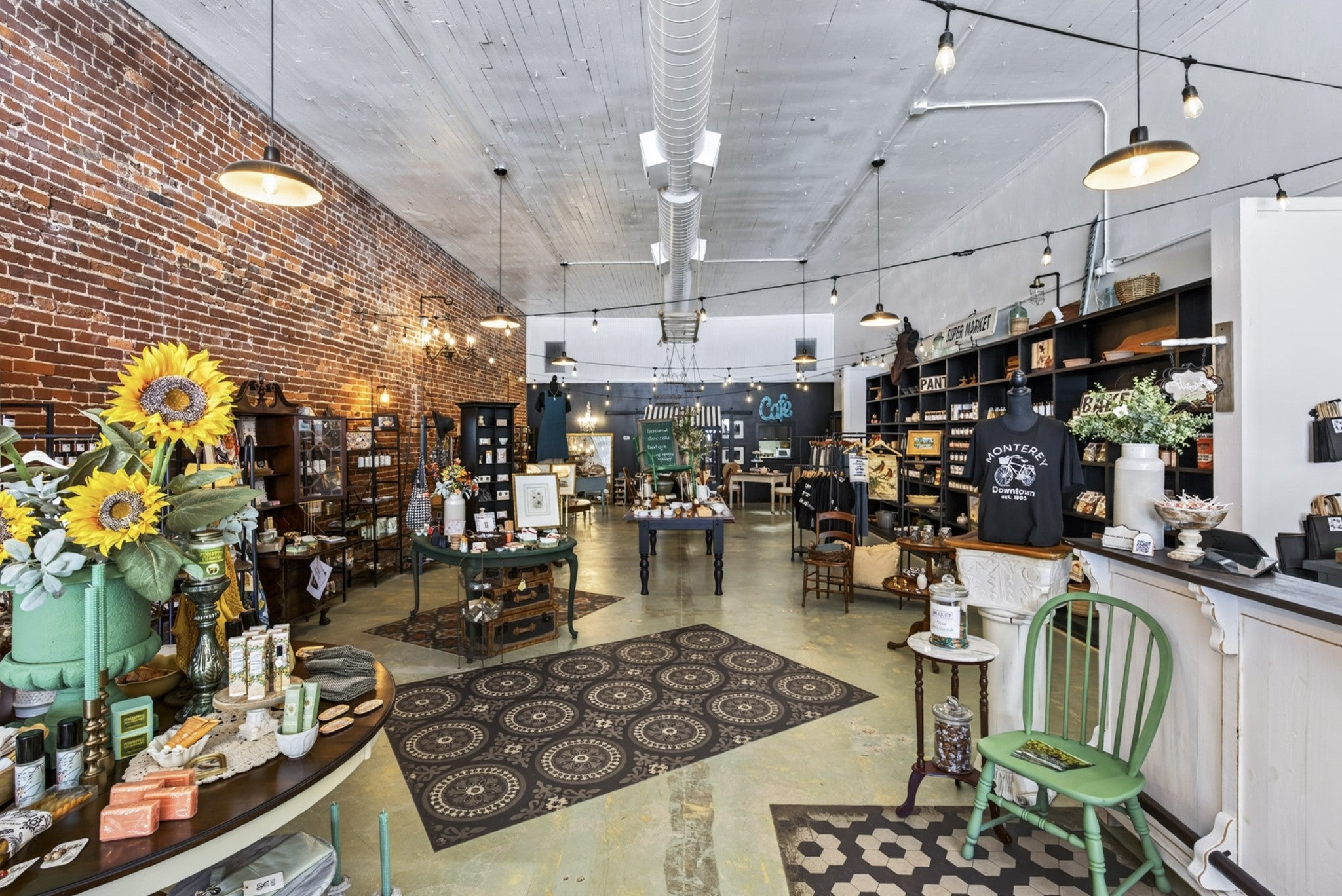 107 W Commercial Ave