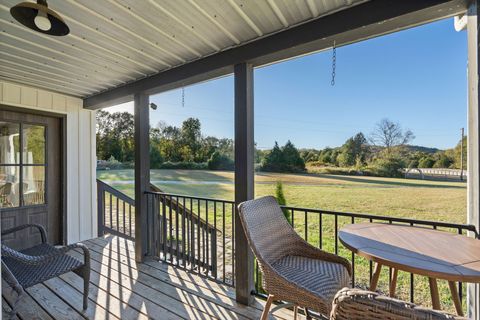 1833 Preacher Holt Rd Mount Pleasant TN 38474