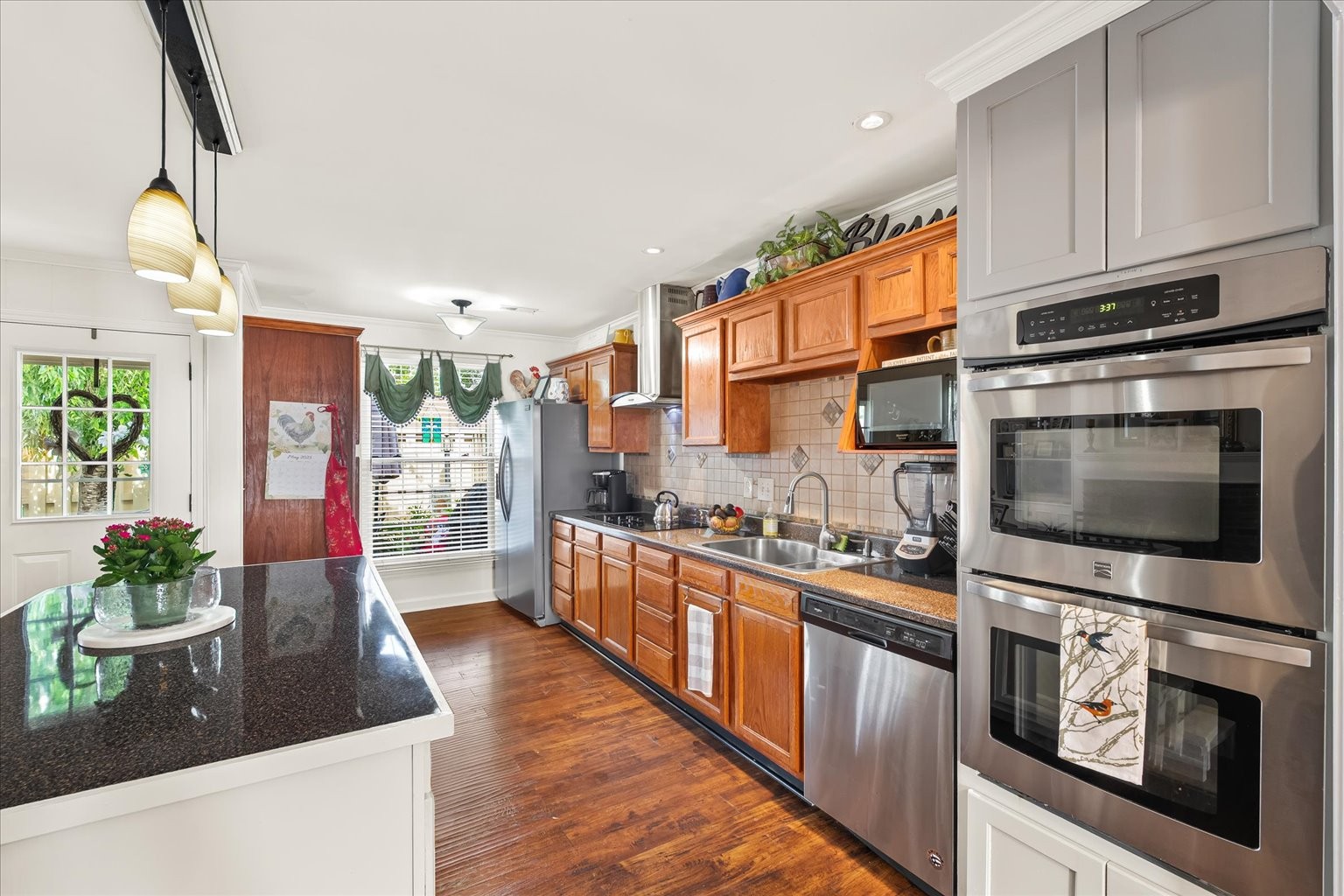 218 Boxwood Dr