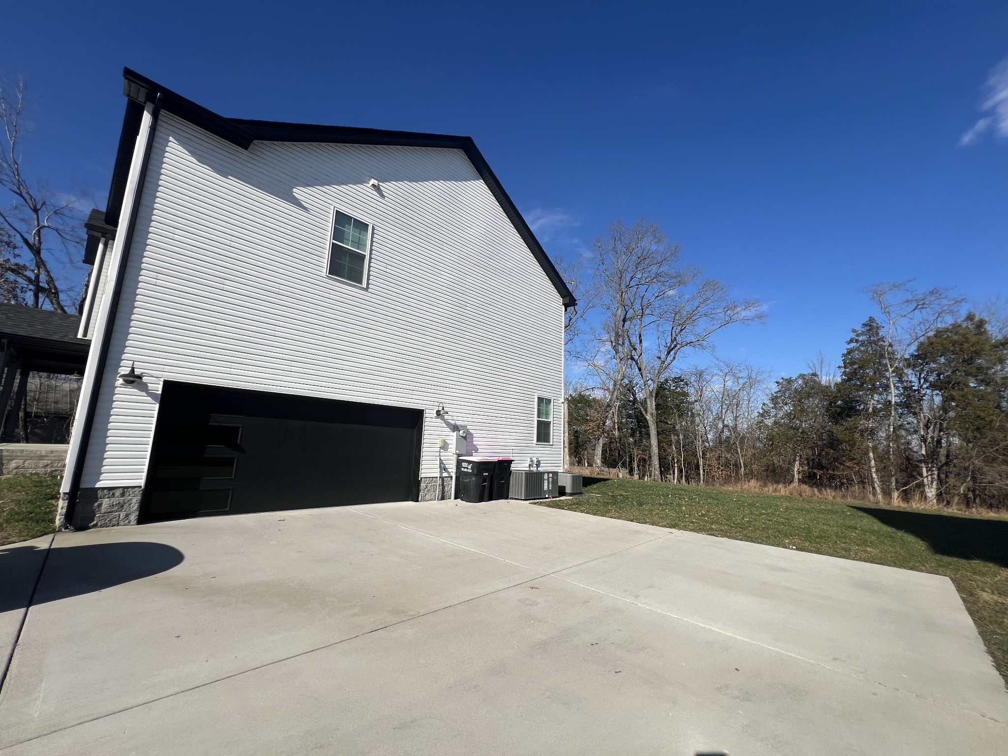 549 Bloomington Trce