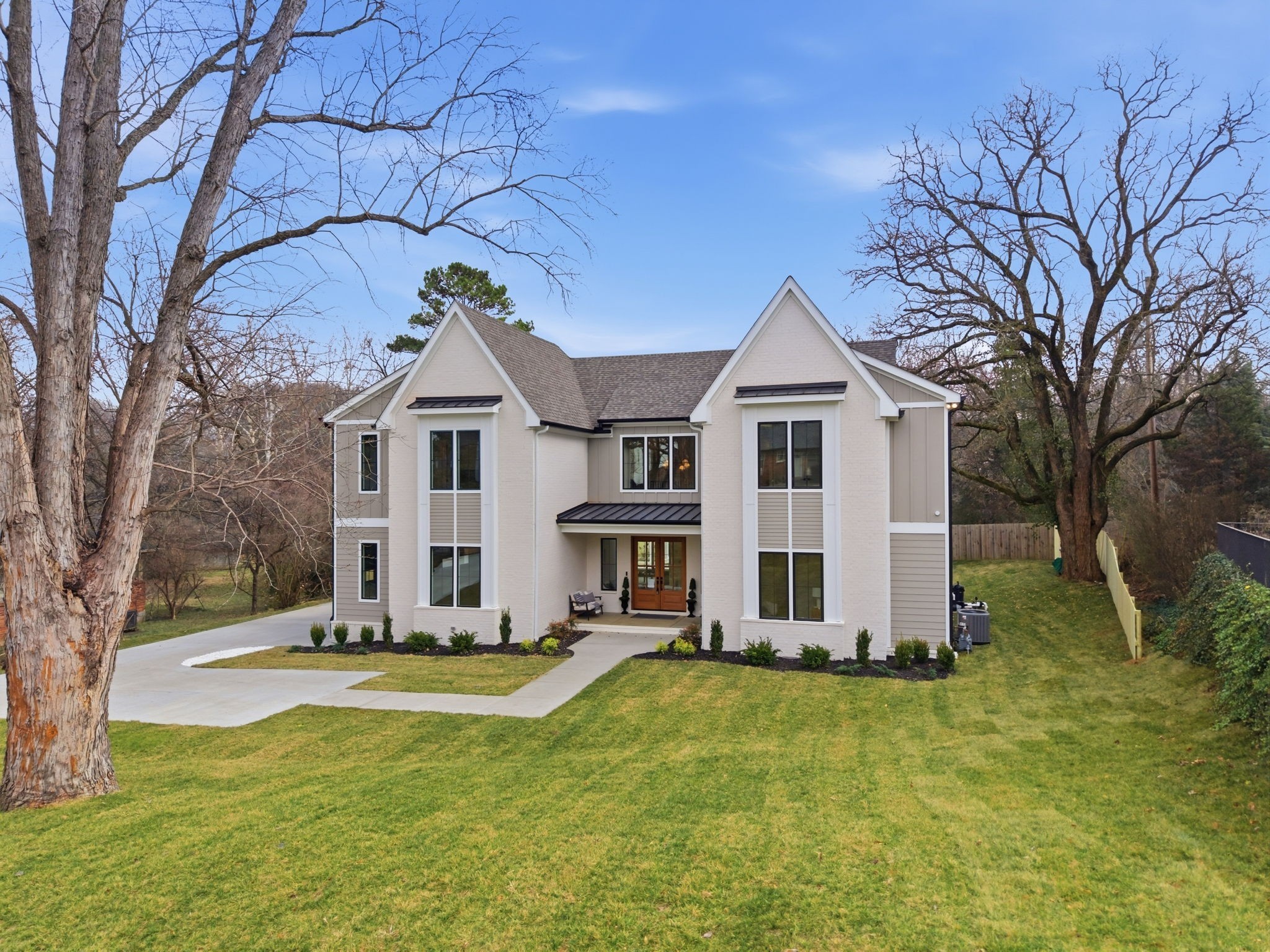 1107 Lipscomb Dr