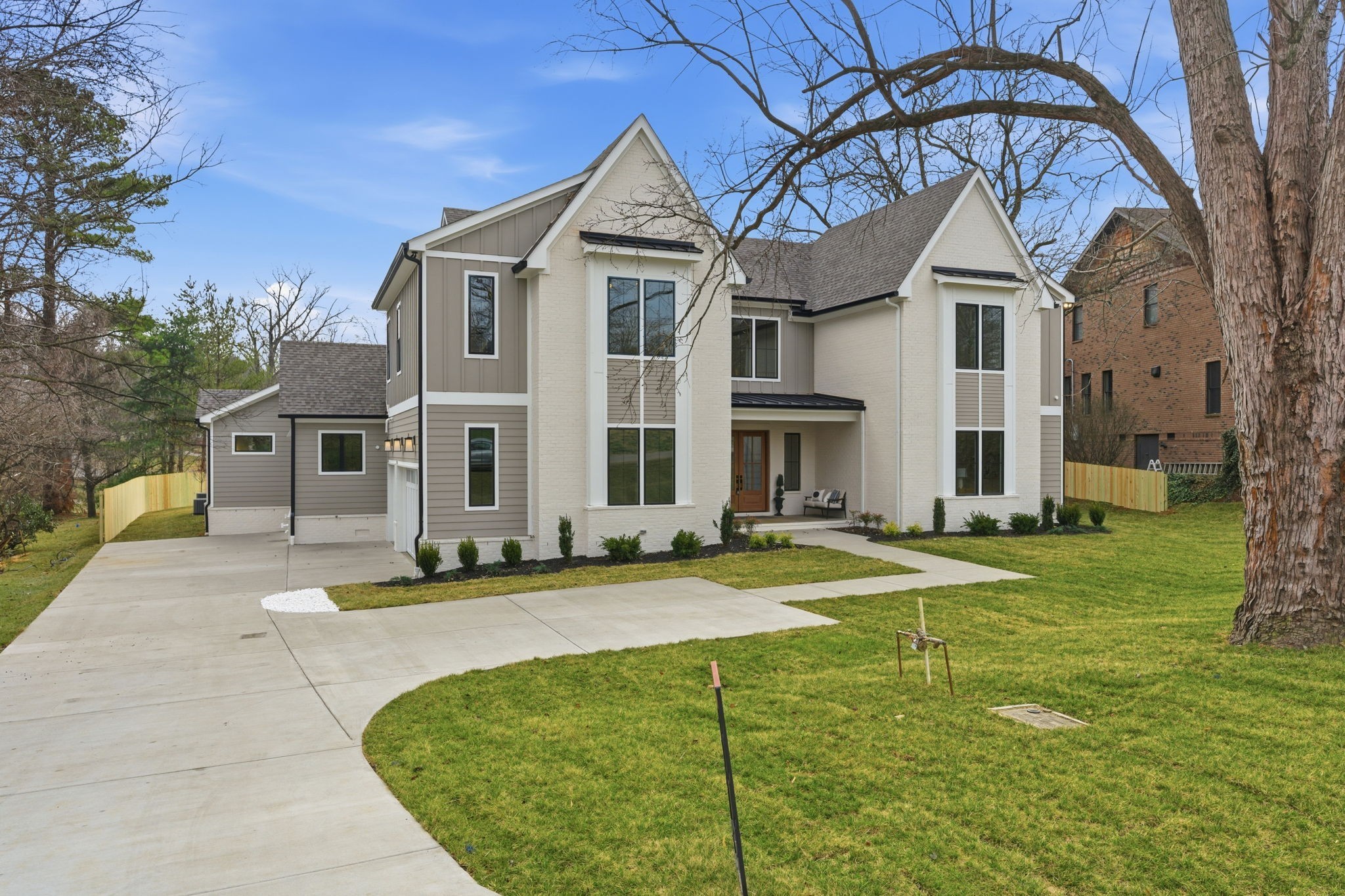 1107 Lipscomb Dr