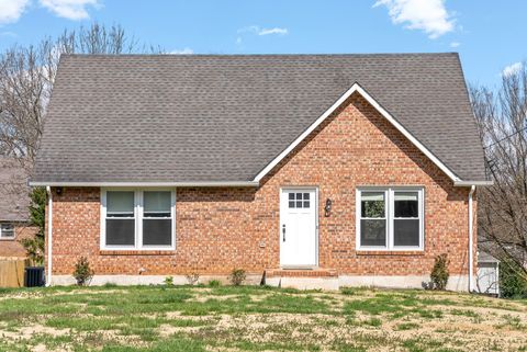 1815 Palamino Dr Clarksville TN 37042