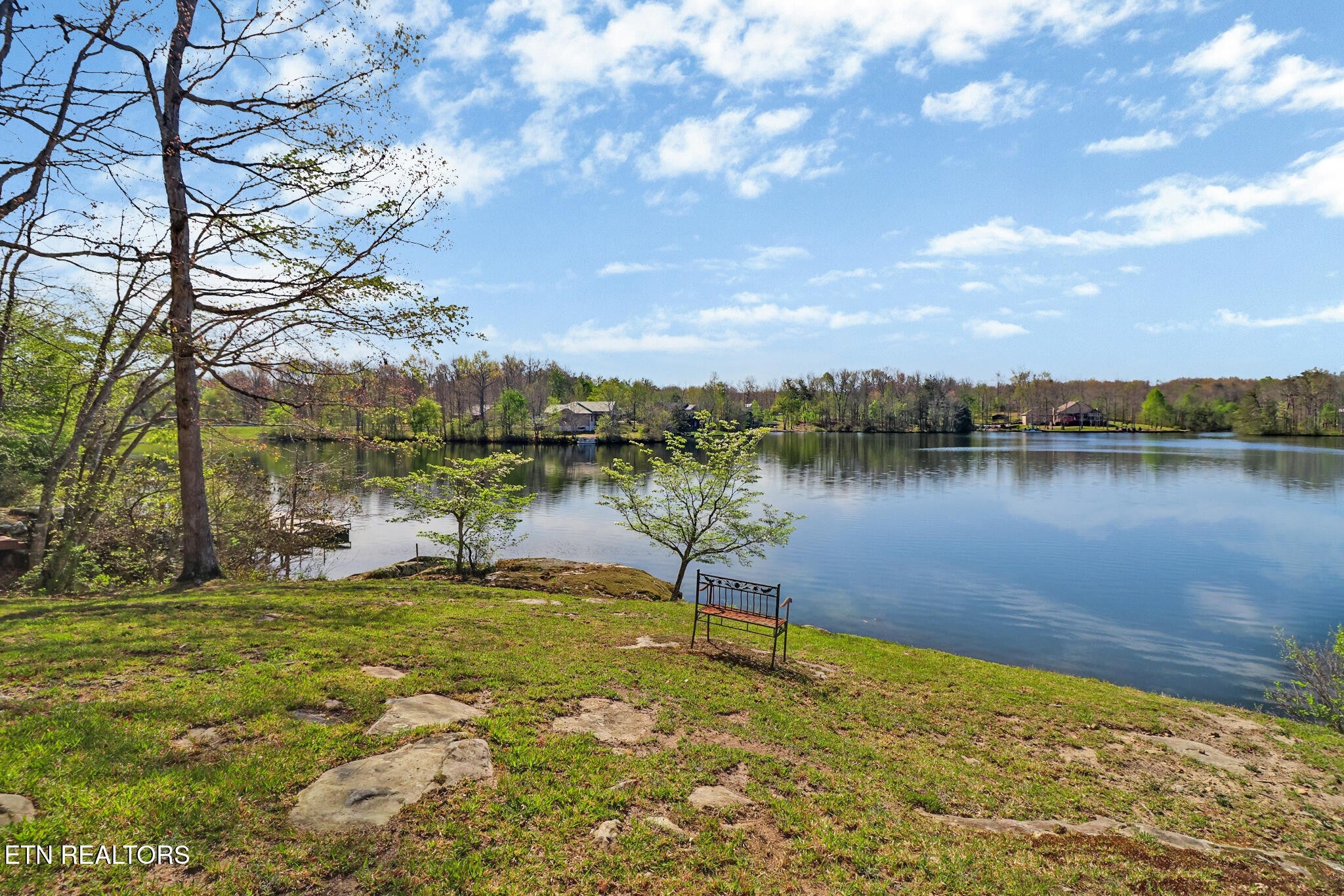 272 N Lake Tr