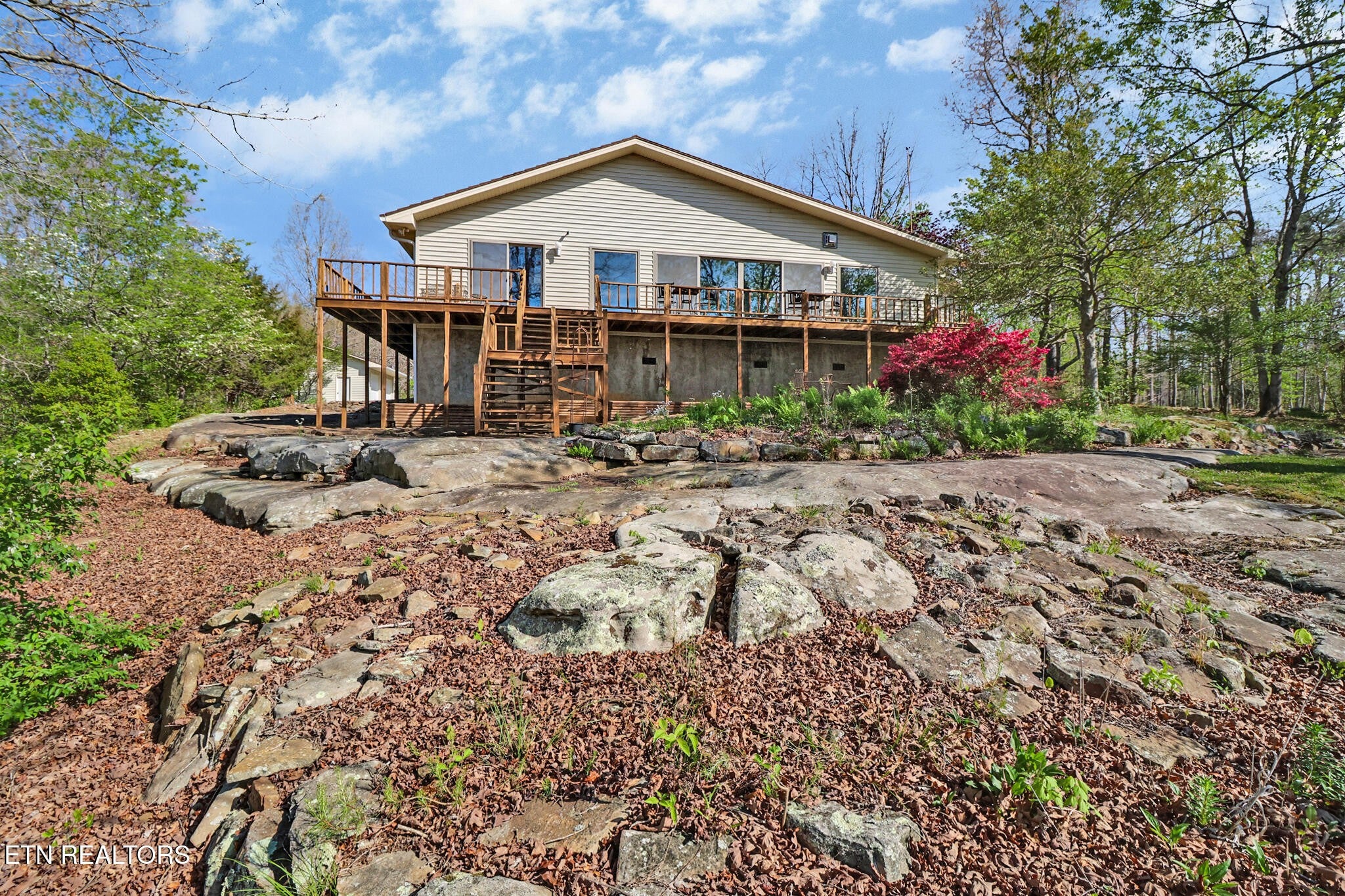 272 N Lake Tr