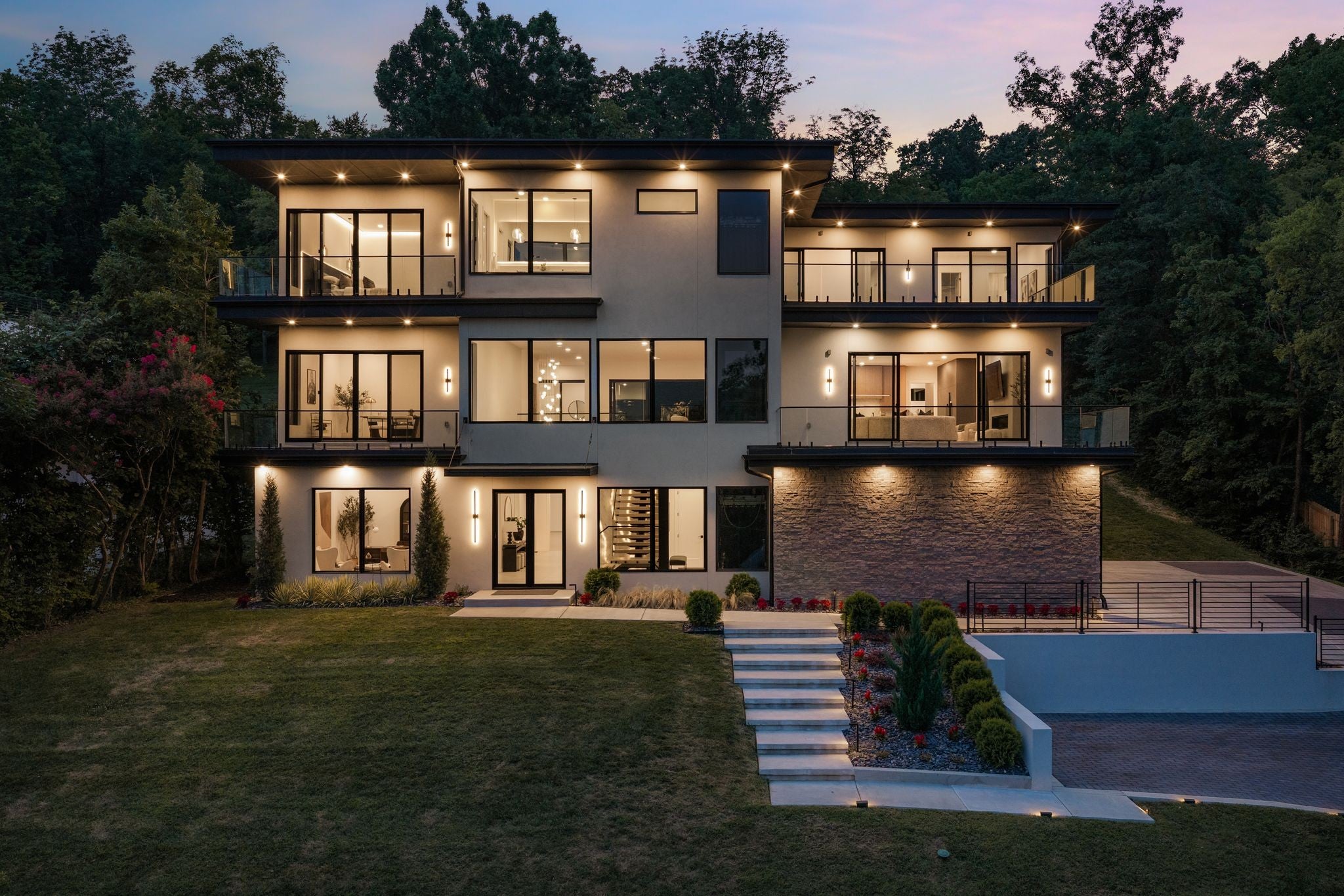 5-bed listing at 4503 Wayland Dr, Nashville