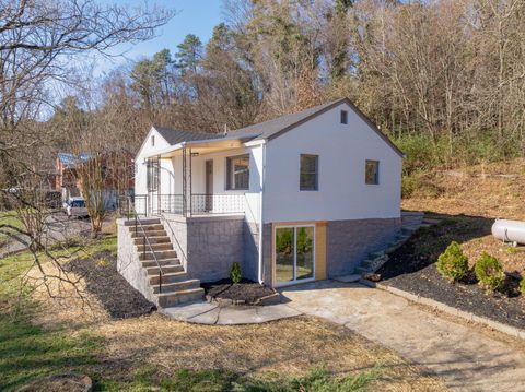 Photo of 109 Hogan Road, Rossville, GA 30741 (MLS # 3164948)