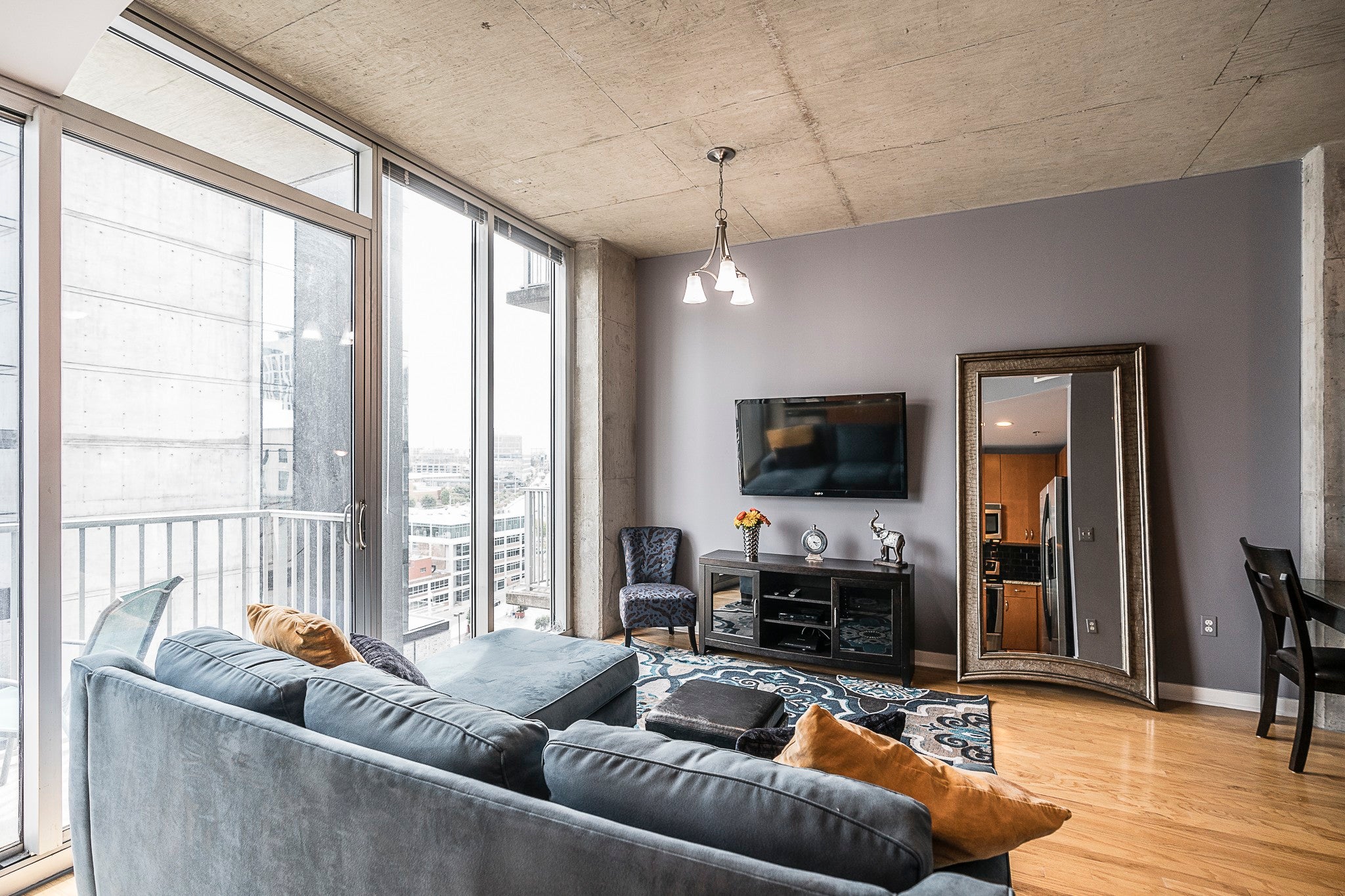 301 Demonbreun St 1211