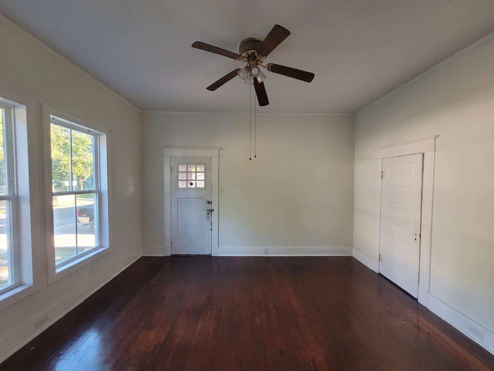 307 Sampson Ave N