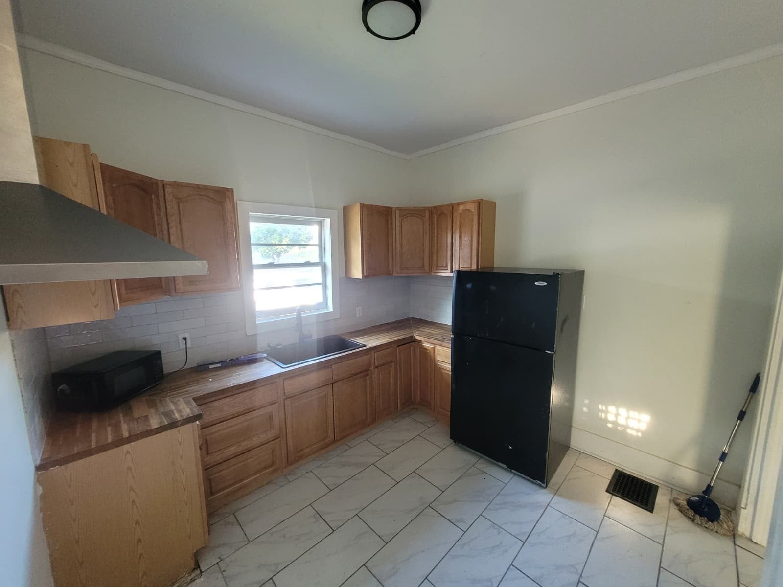 307 Sampson Ave N