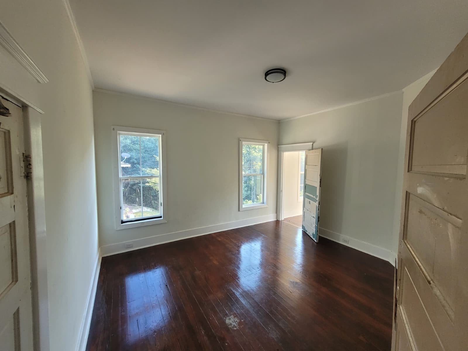 307 Sampson Ave N