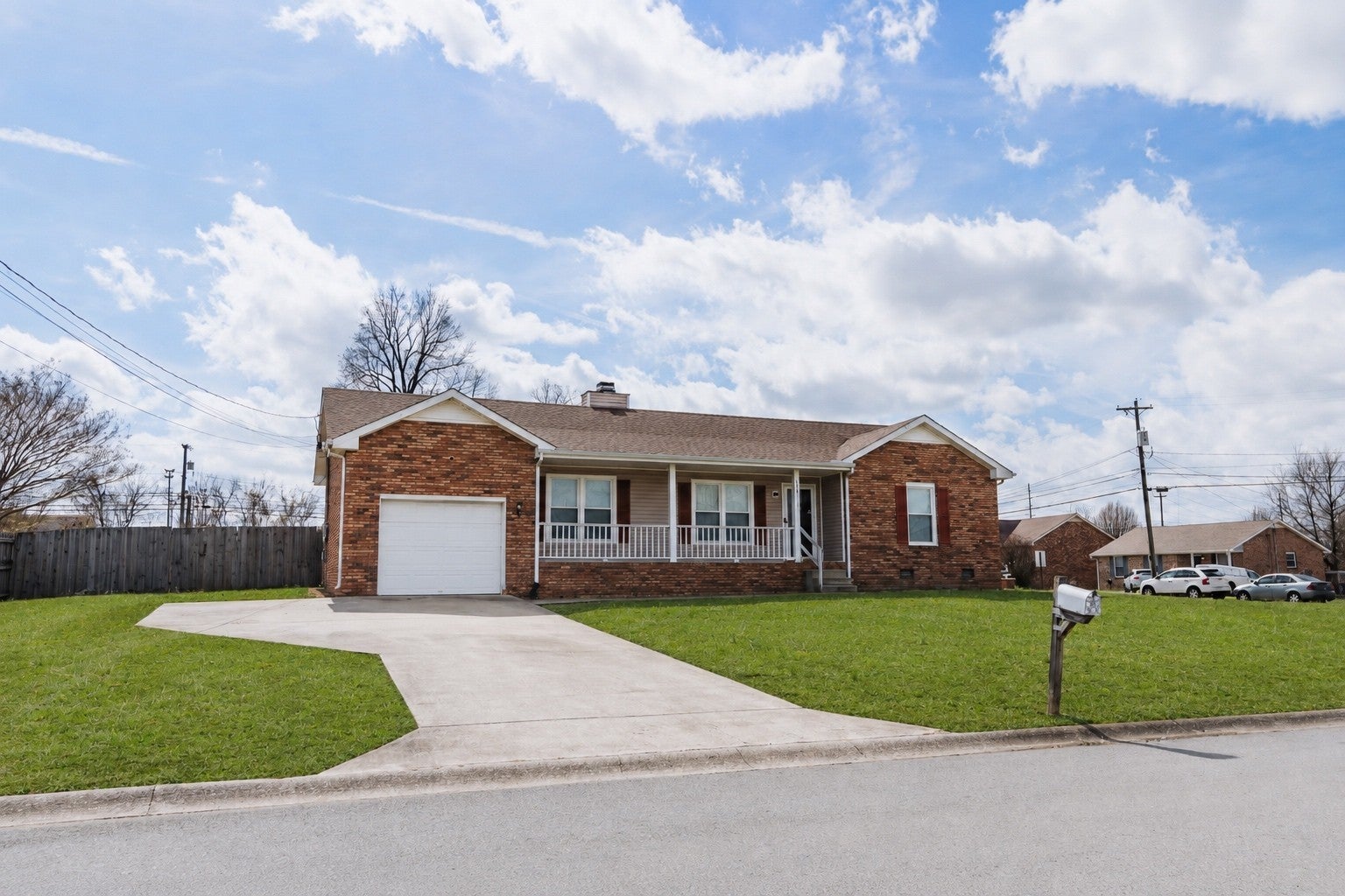 1000 Monica Dr