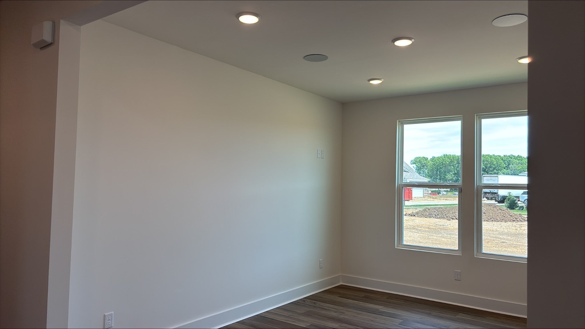 900 Bur Oak Rd