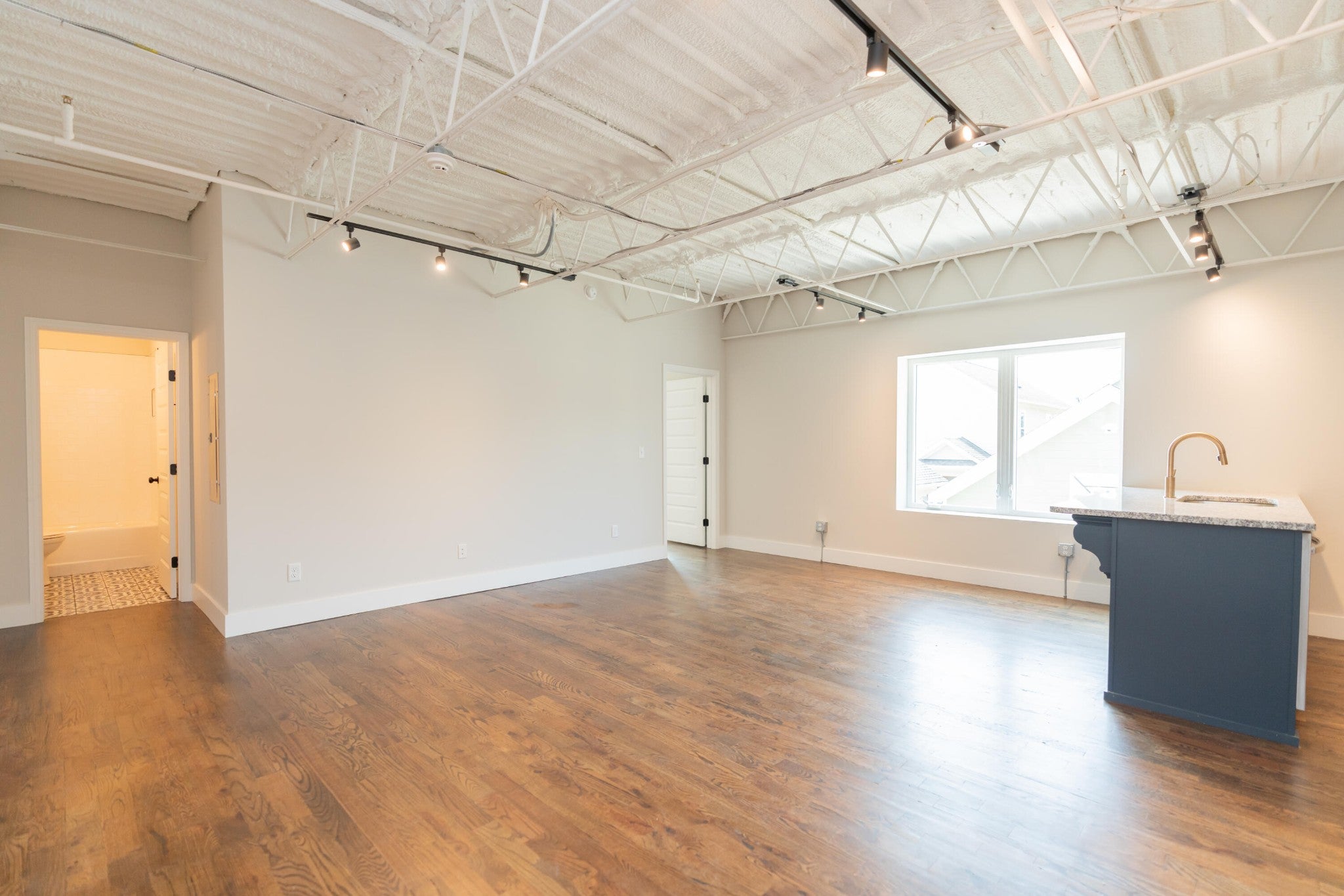 614 E Main Street 206
