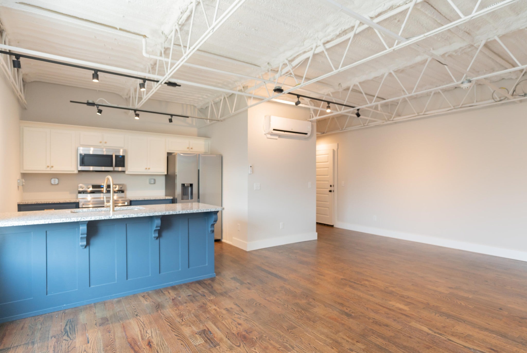614 E Main Street 206