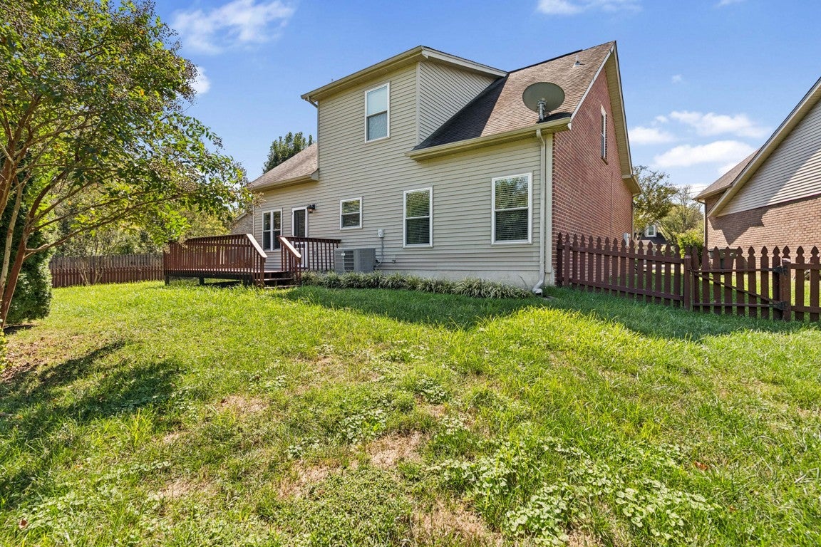 913 Springlake Ct