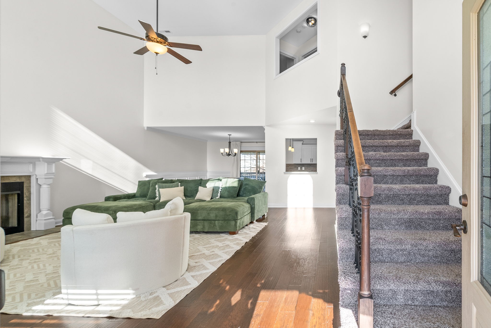 Clarksville, Tennessee 37042, United States, 4 Bedrooms Bedrooms, ,4 BathroomsBathrooms,Residential,Pending,21586