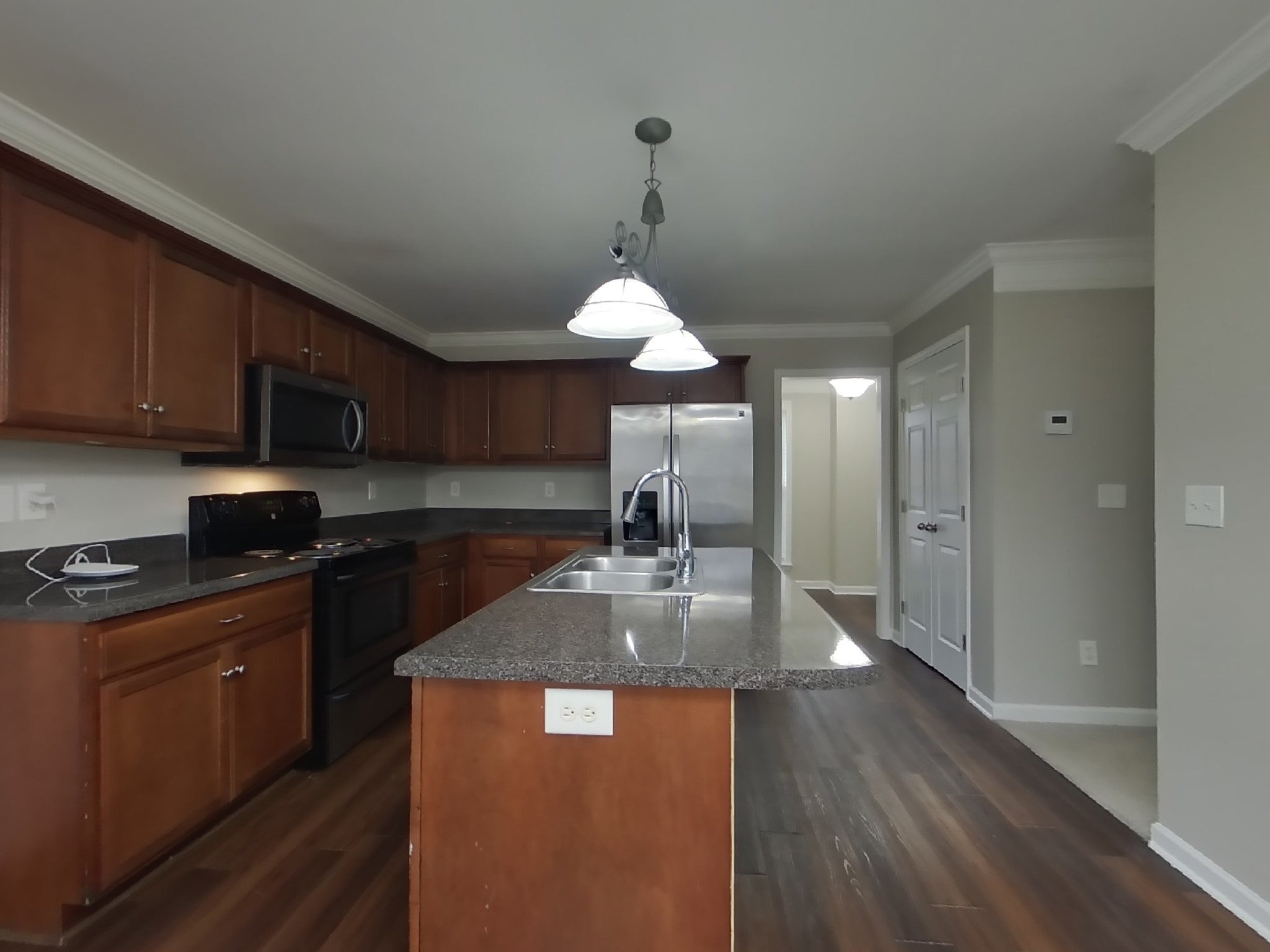 1007 Golf View Way