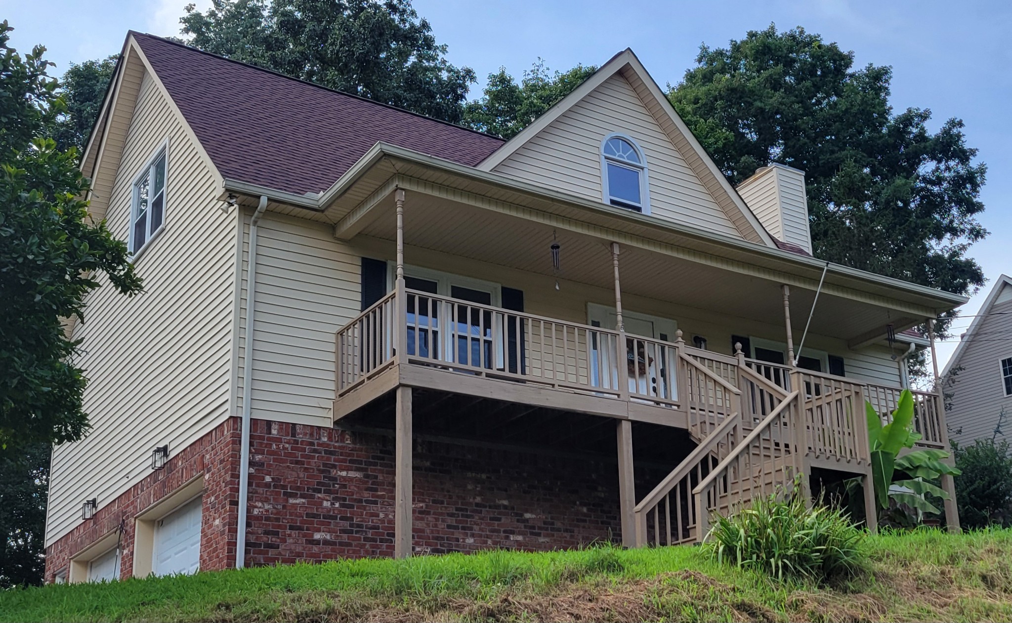 702 Lone Oak Dr