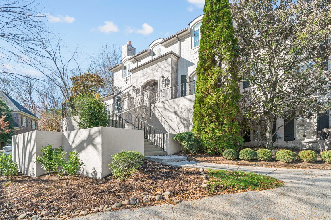 1620 Edgewater Ct