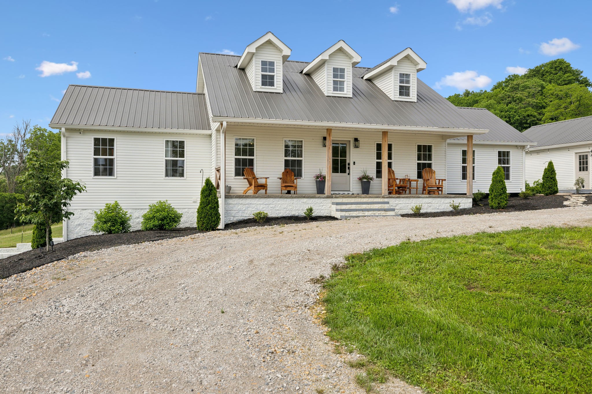 4588 Roy Thompson Rd