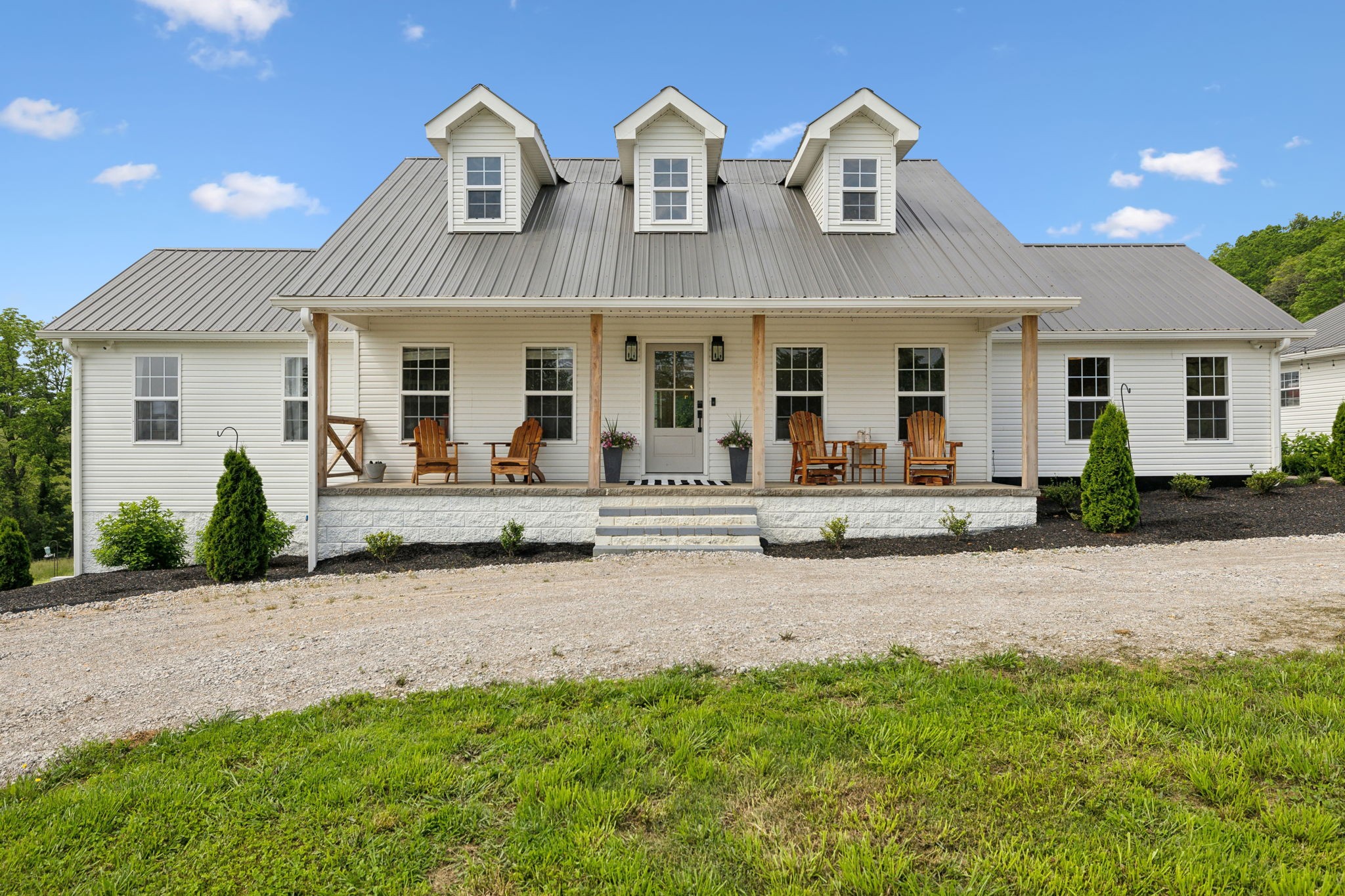 4588 Roy Thompson Rd
