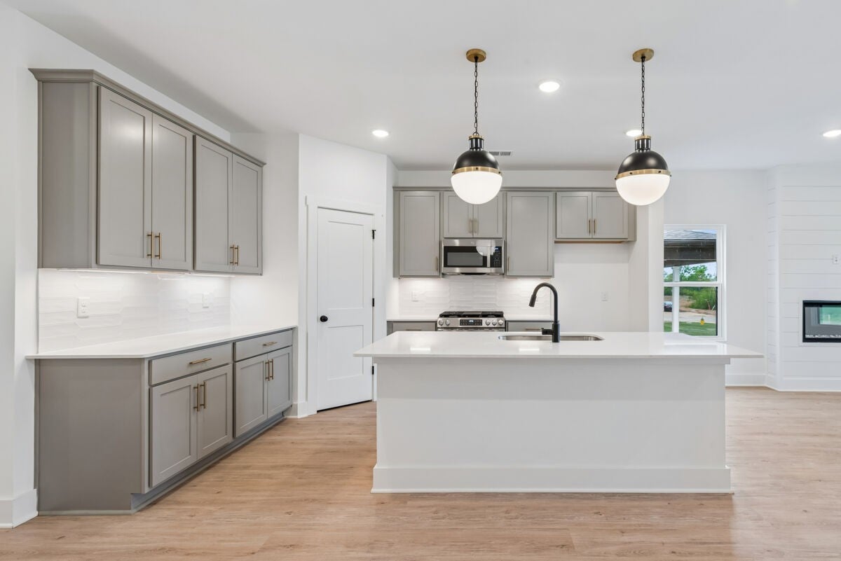 112 Hamilton Ln