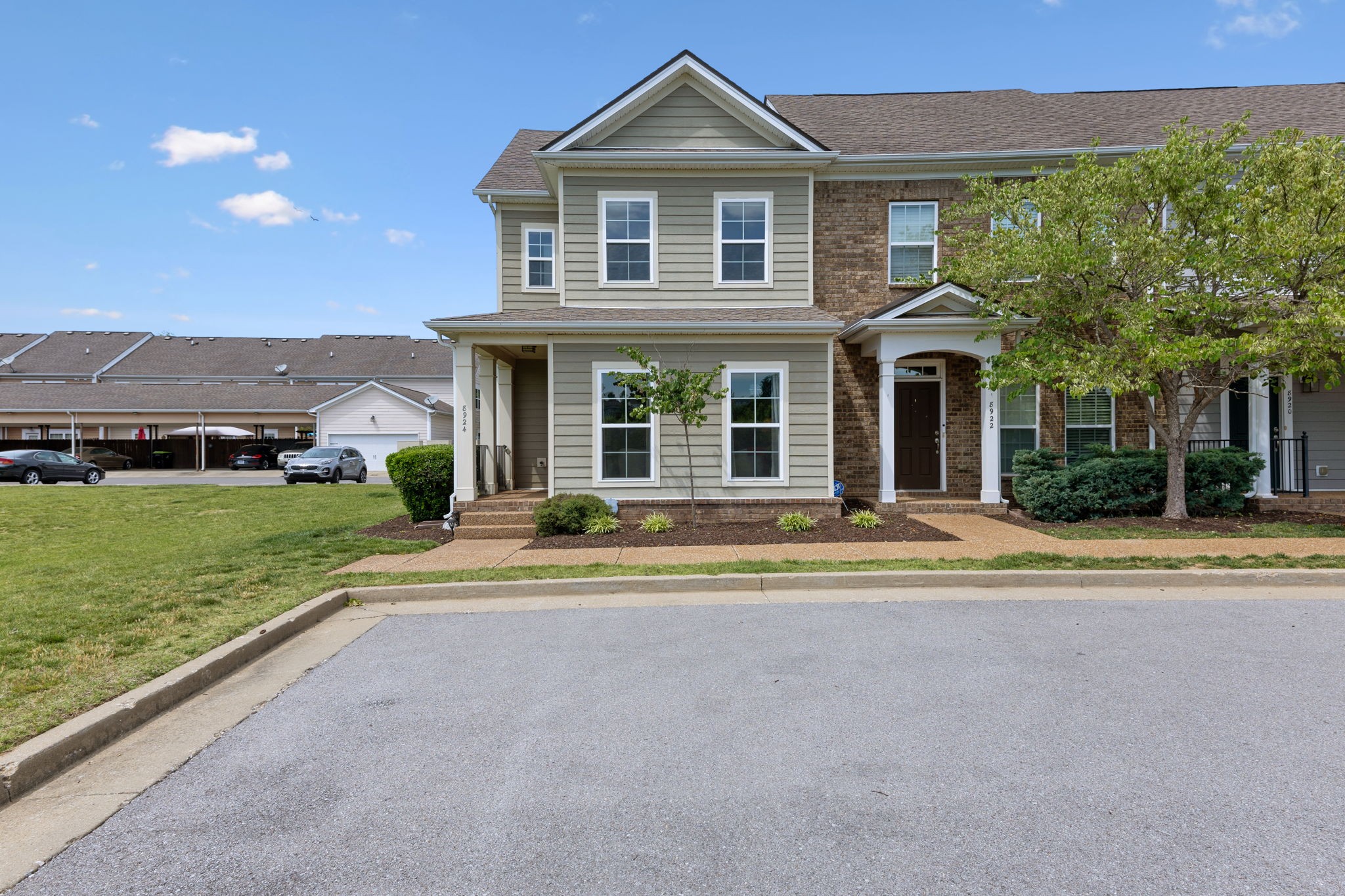 8924 Sunnyfield Way